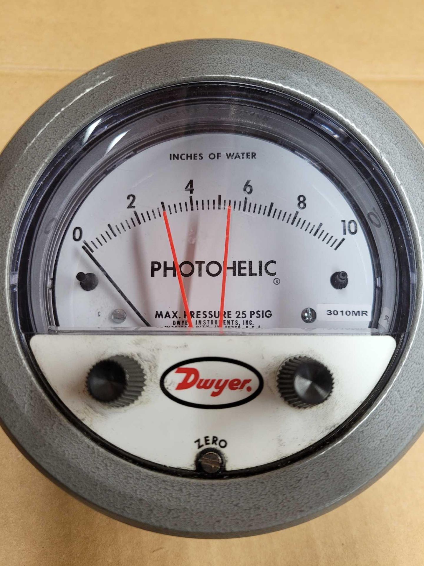 LOT OF 2 DWYER 3010MR / Series 3000MR 0-10" Photohelic Gauge  /  Lot Weight: 3.6 lbs - Bild 3 aus 6