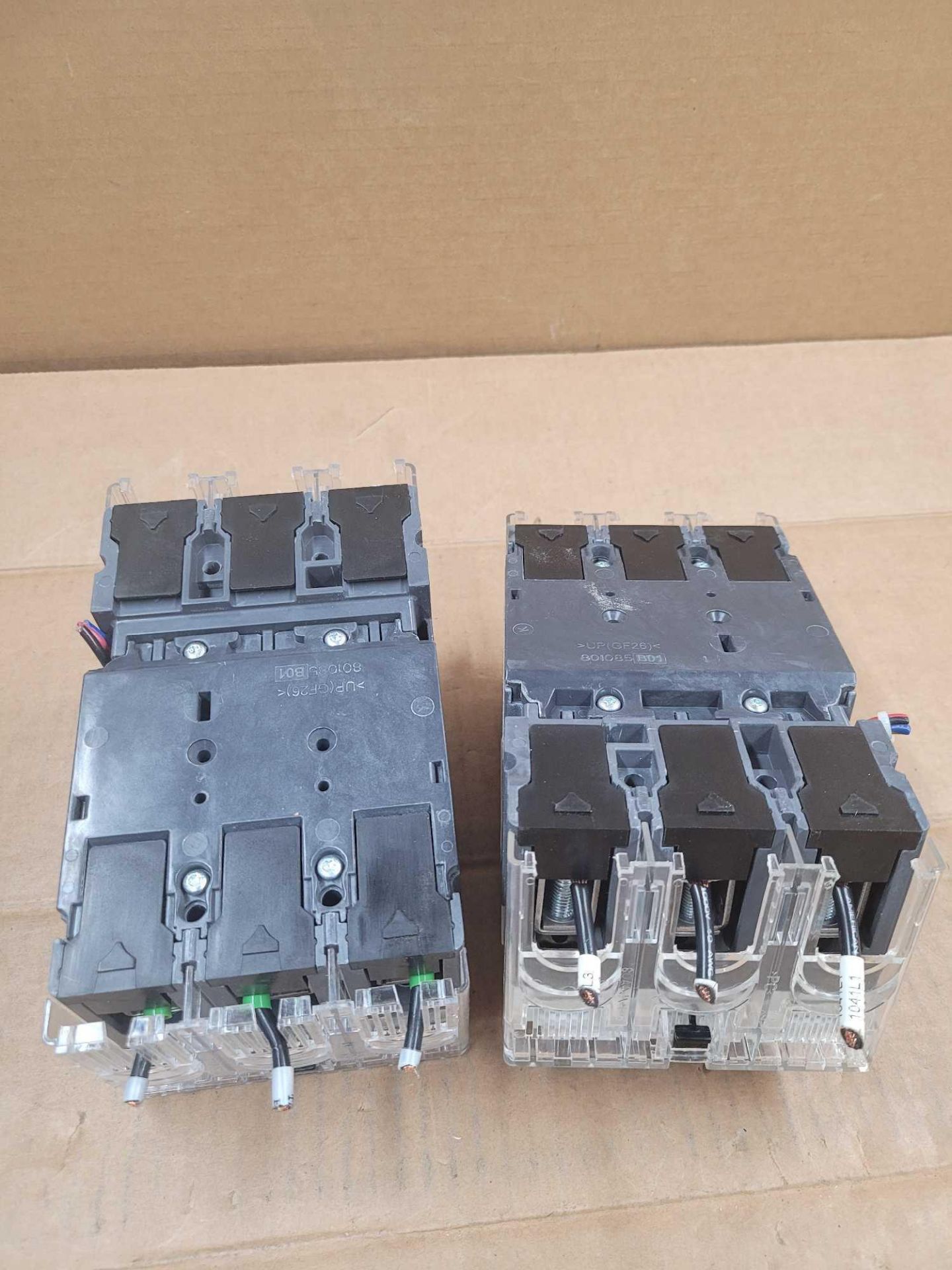 LOT OF 2 SIEMENS HCX3B025 / 25 Amp Circuit Breaker  /  Lot Weight: 8.8 lbs - Image 8 of 8