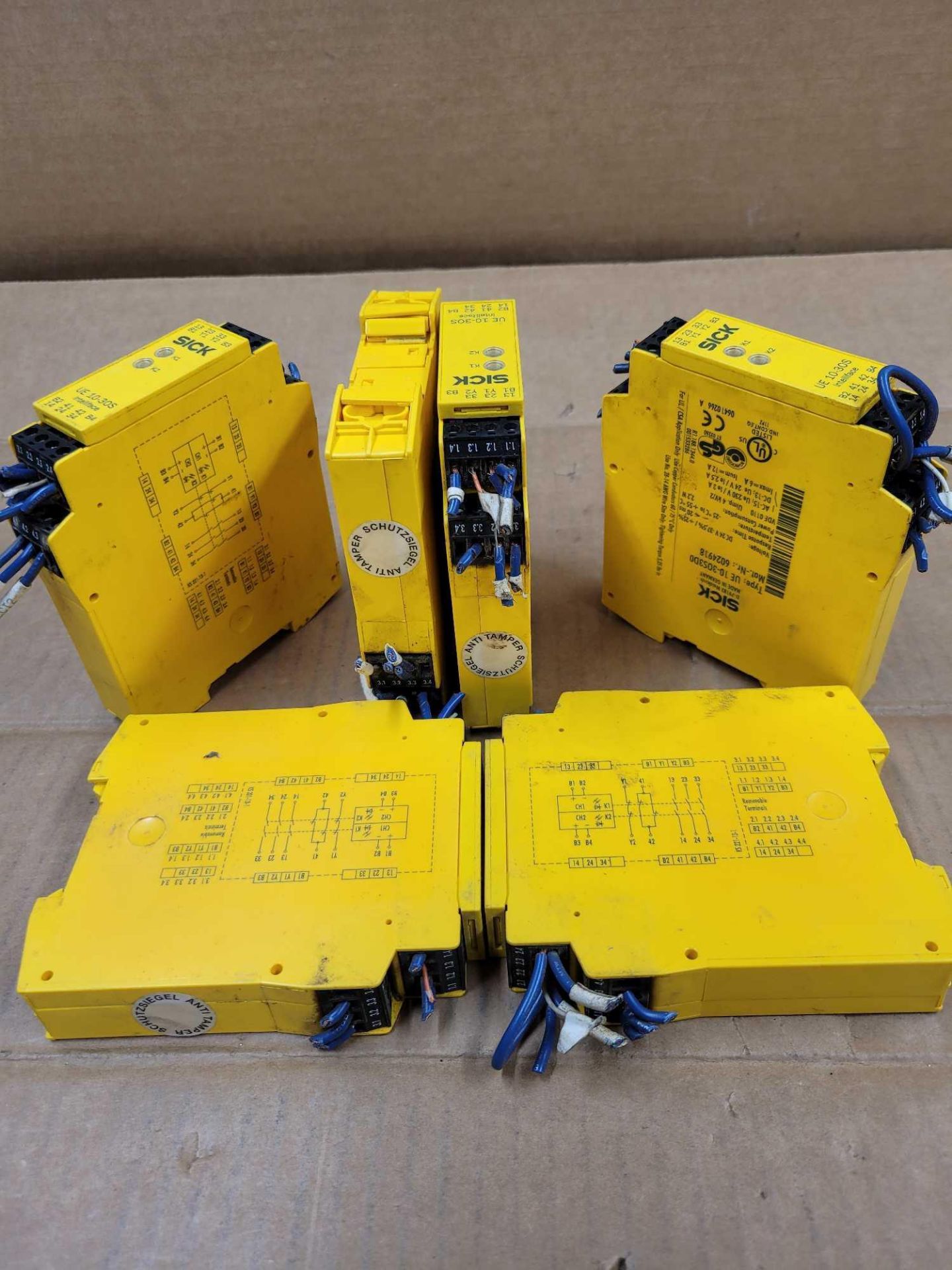 LOT OF 6 SICK UE10-30S3D0 / Safety Relay / Lot Weight: 2.8 lbs - Image 6 of 6