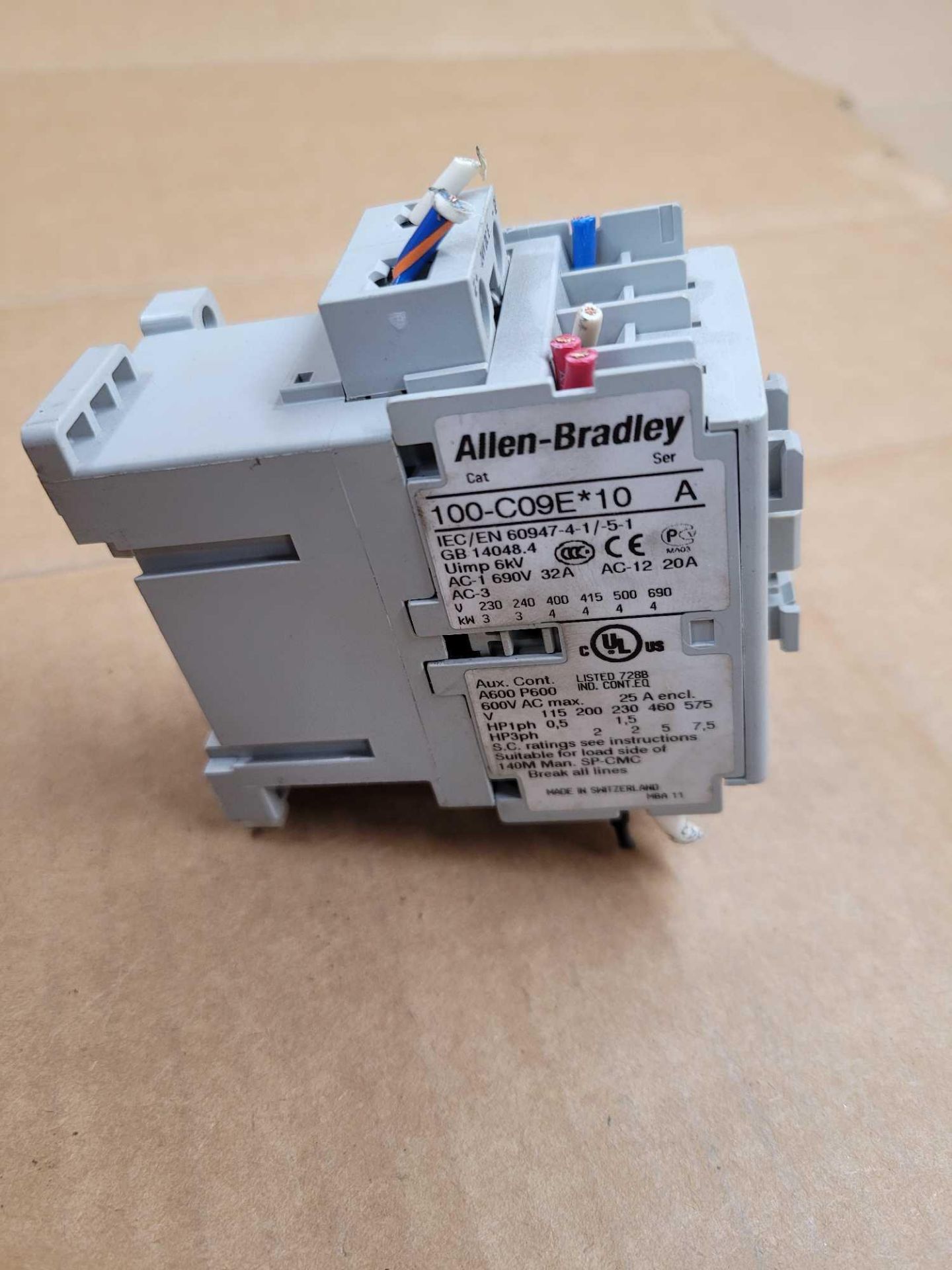 LOT OF 6 ALLEN BRADLEY 100-C09E*10 / Series A Contactor  /  Lot Weight: 5.2 lbs - Image 4 of 8