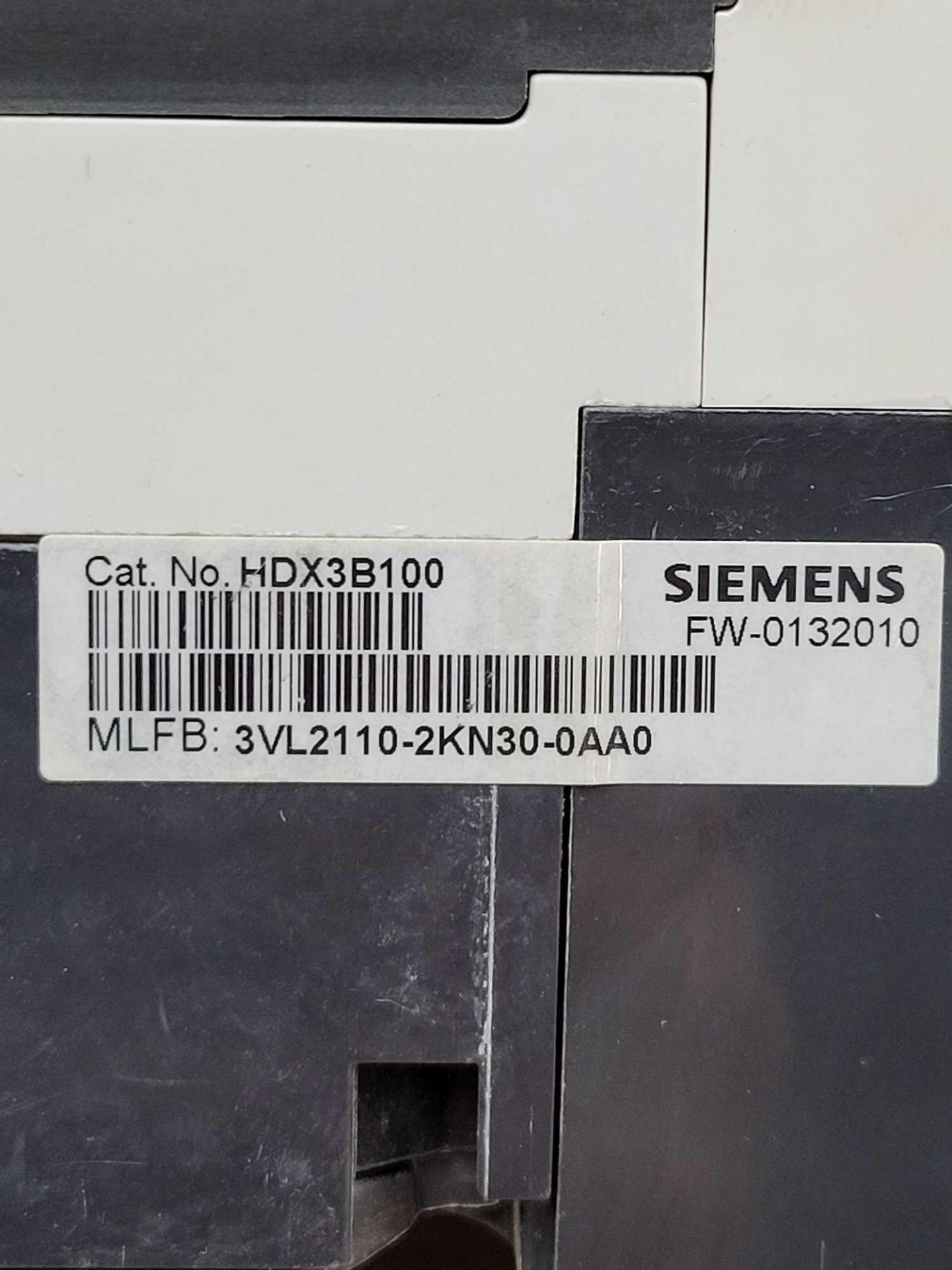 LOT OF 4 SIEMENS HDX3B100 / 100 Amp Circuit Breaker  /  Lot Weight: 18.6 lbs - Image 7 of 8