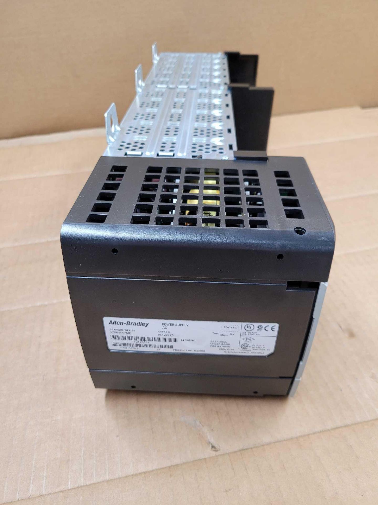 ALLEN BRADLEY 1756-PA75/B with 1756-A10B  /  Series B Power Supply with Series B 10 Slot Chassis  / - Image 9 of 10