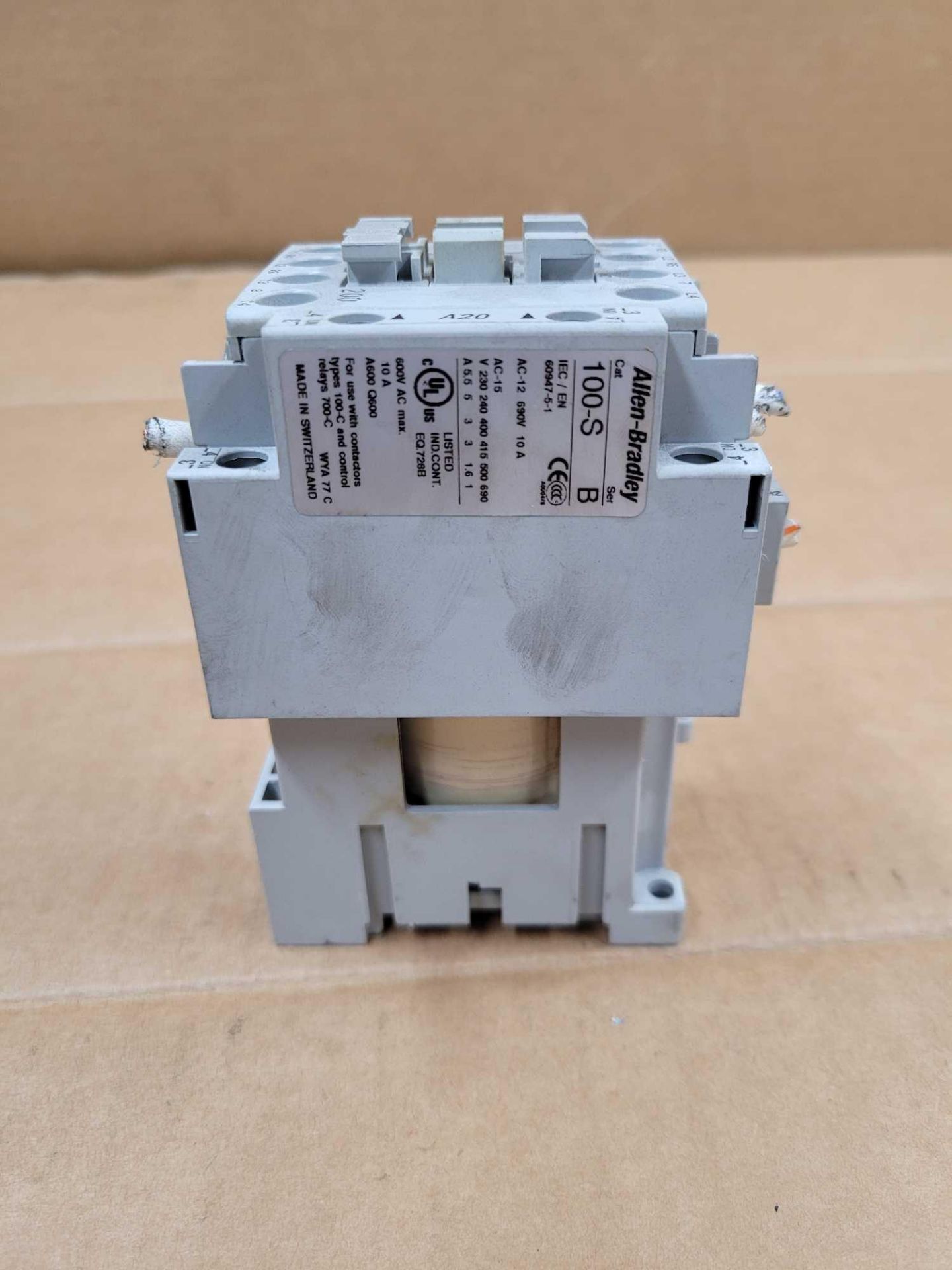 LOT OF 5 ASSORTED ALLEN BRADLEY / (3) 100-C09DJ200 | Series A Contactor  /  (2) 100-C09E*10 | Series - Image 13 of 22