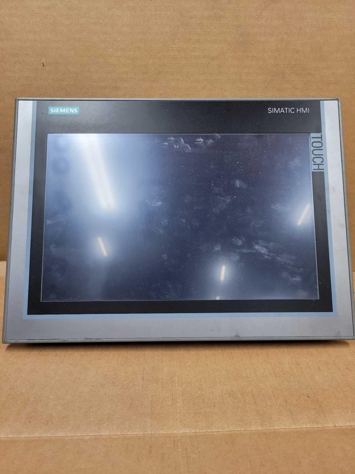 SIEMENS 6AV2124-0MC01-0AX0 / Simatic HMI Operator Interface  /  Lot Weight: 6.2 lbs