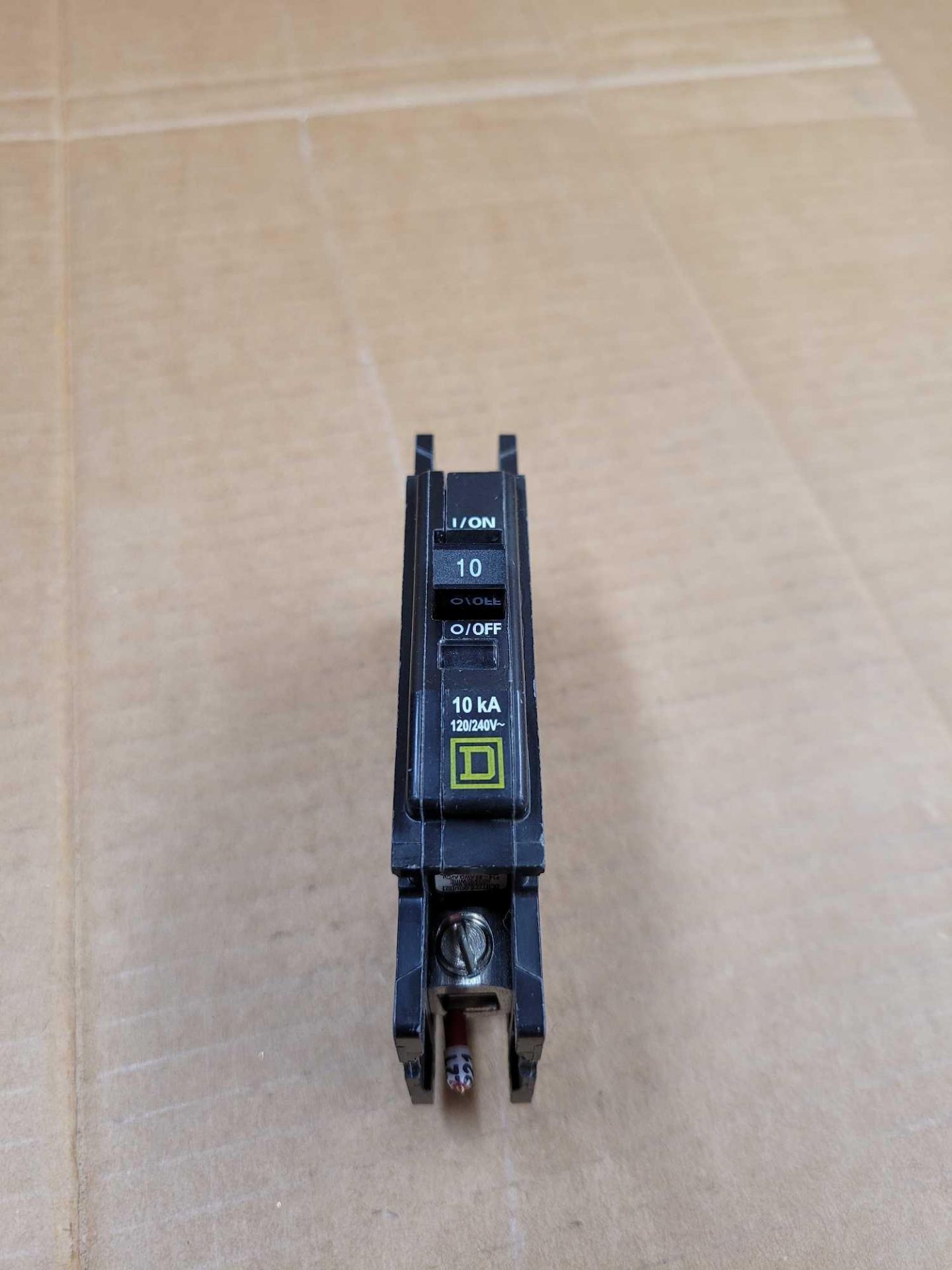SQUARE D QOU110 / 10 Amp Circuit Breaker  /  Lot Weight: 11.2 lbs - Image 2 of 6