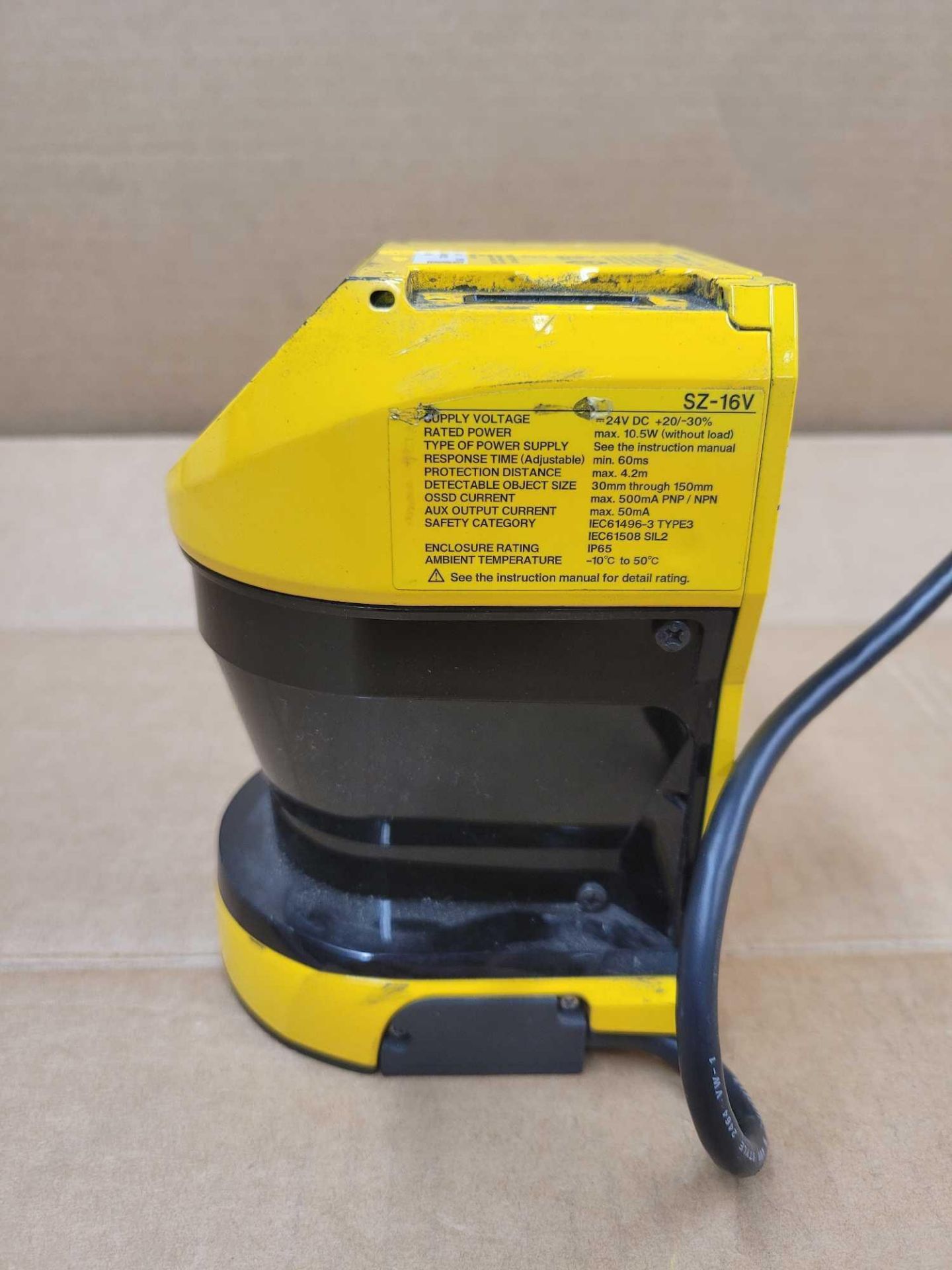 KEYENCE SZ-16V / Safety Laser Scanner  /  Lot Weight: 3.4 lbs - Image 5 of 8