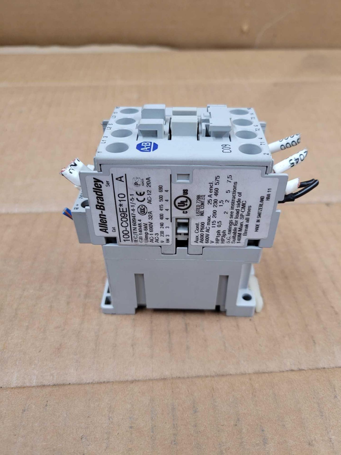 LOT OF 5 ALLEN BRADLEY 100-C09E*10 / Series A Contactor  /  Lot Weight: 4.4 lbs - Image 6 of 9
