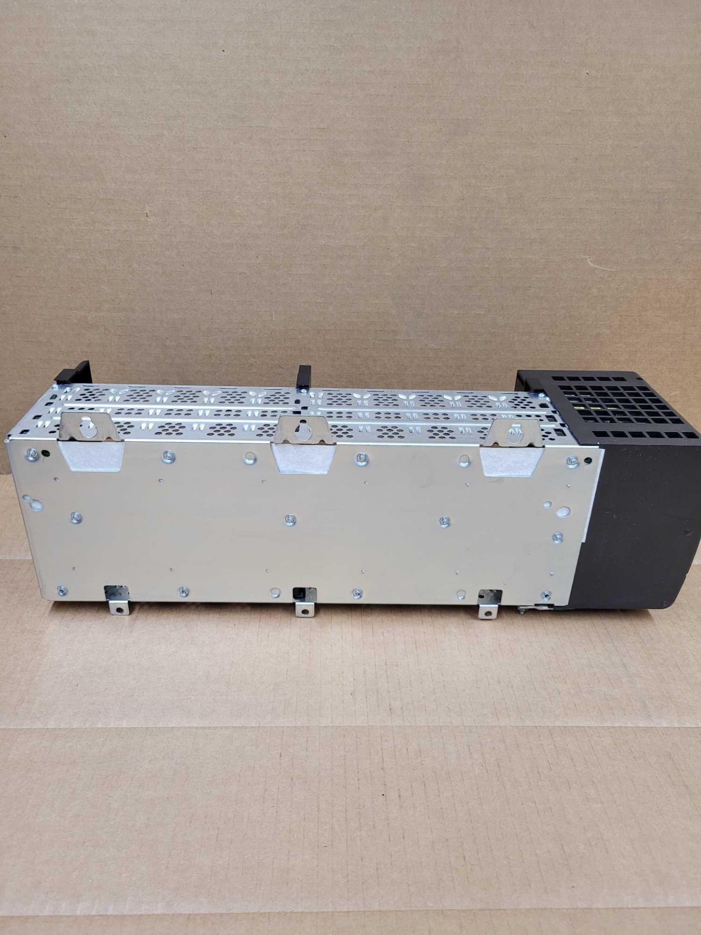 ALLEN BRADLEY 1756-PA75/B with 1756-A10 / Series B Power Supply with Series B 10 Slot Chassis  /  Lo - Image 6 of 8