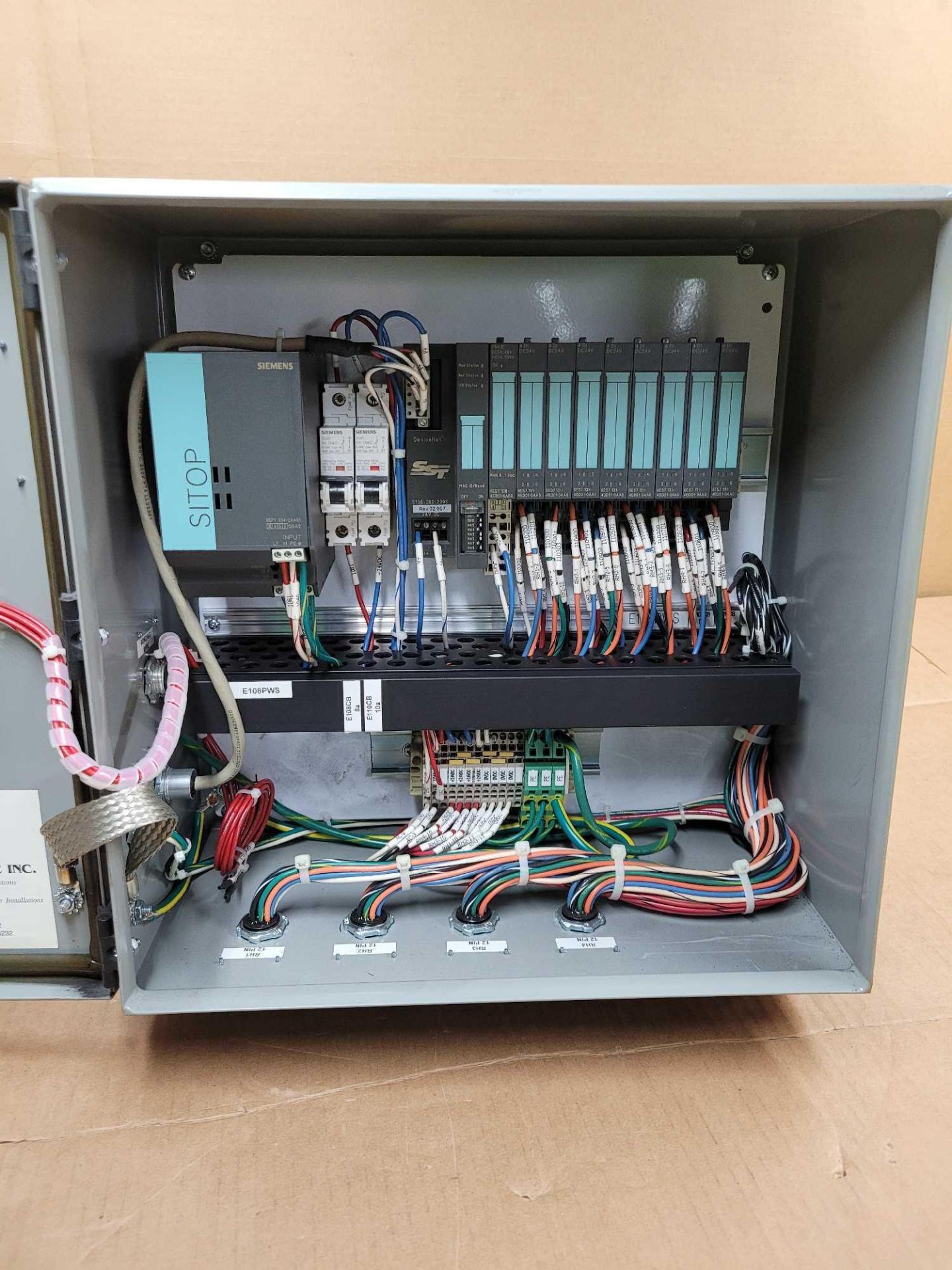 BALLUFF DISCRETE I/O POWER REMOTE INTERFACE PANEL WITH POWER SUPPLY with ASSORTED SIEMENS PARTS  / - Image 6 of 9