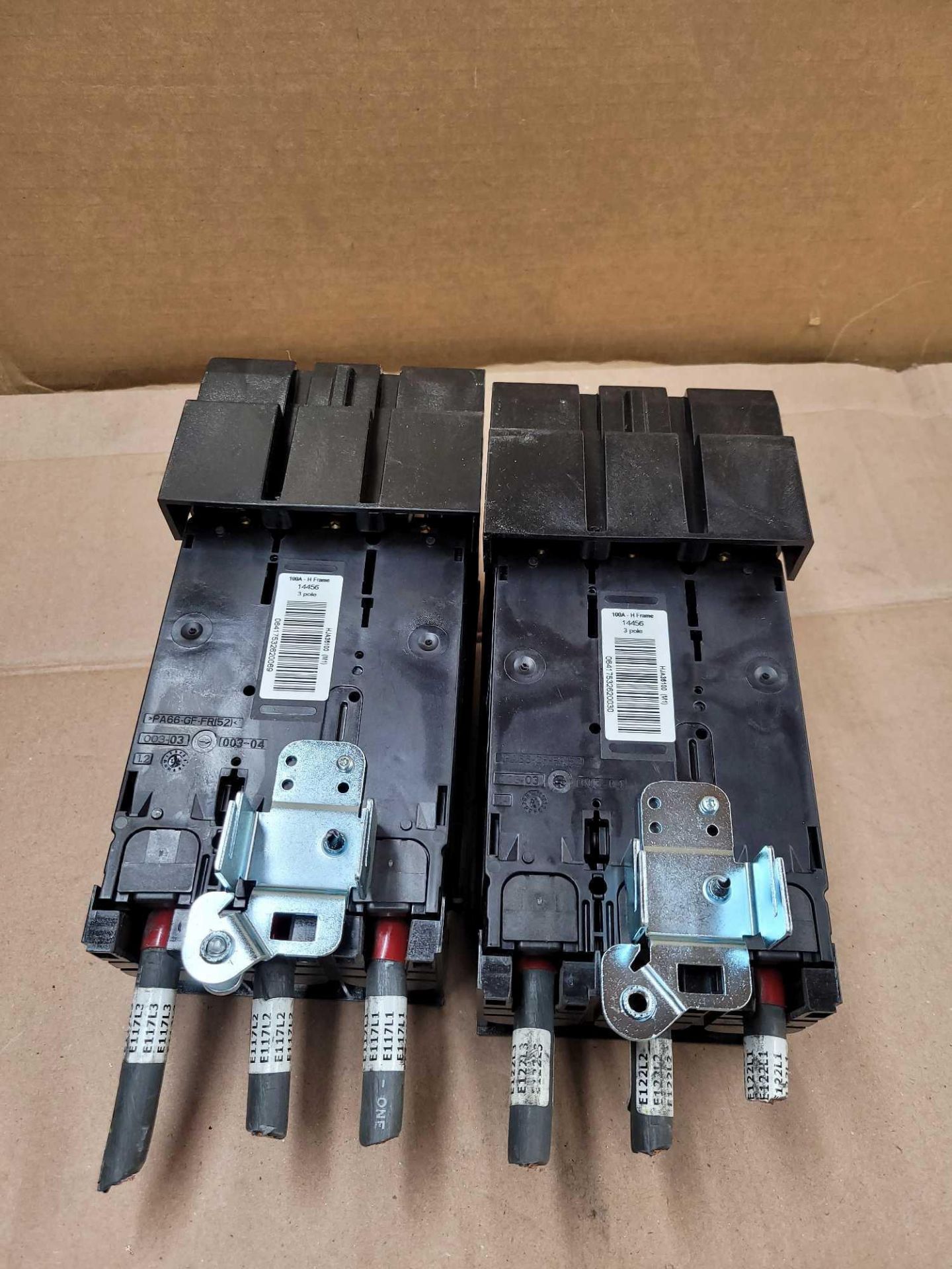 LOT OF 2 SQUARE D HJA36100 / 100 Amp Molded Case Circuit Breaker  /  Lot Weight: 9.6 lbs - Image 4 of 6