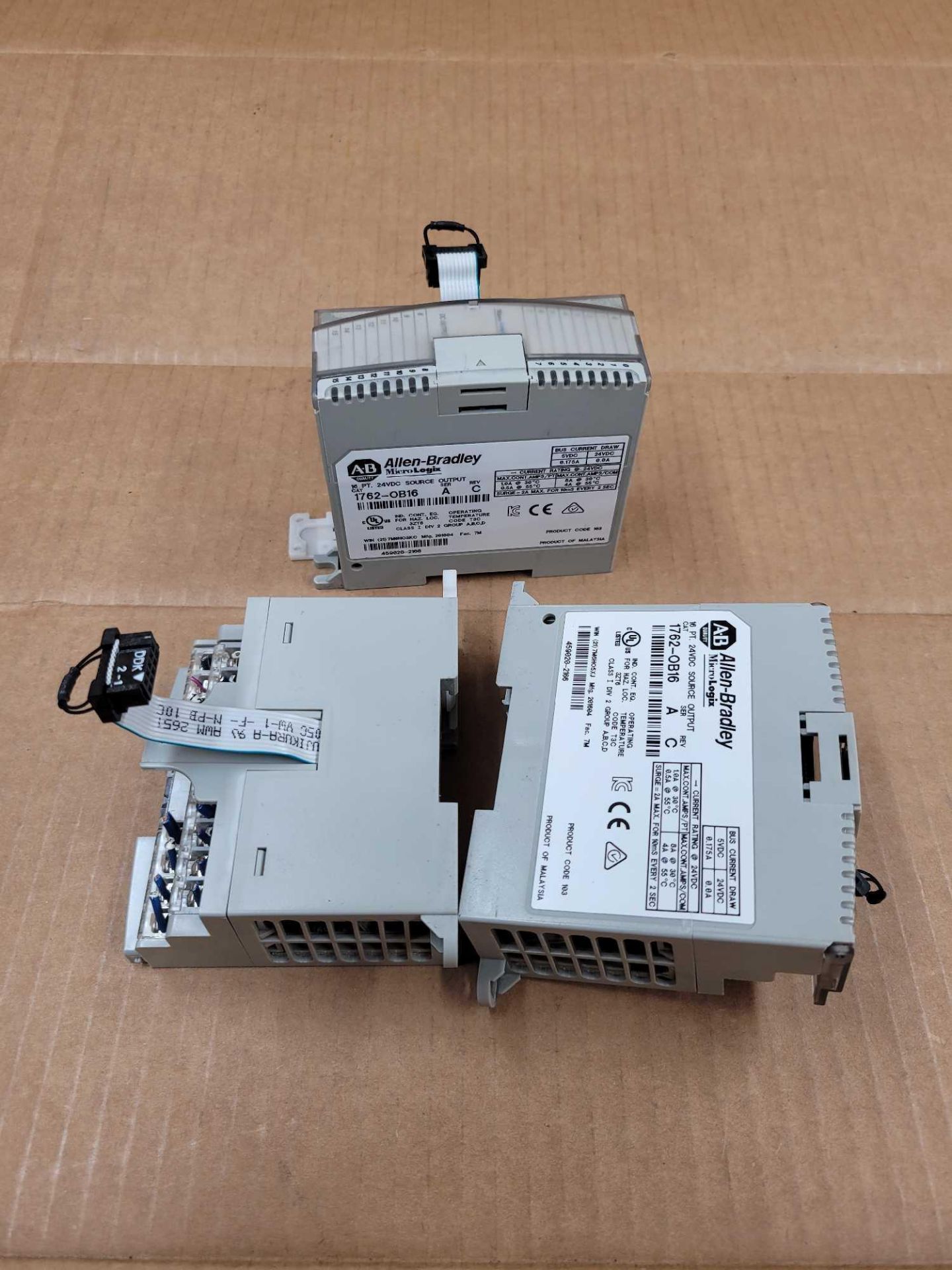 LOT OF 3 ASSORTED ALLEN BRADLEY / (2) 1762-OB16 | Series A MicroLogix Output  /  (1) 1762-IQ16 | Ser - Image 15 of 15