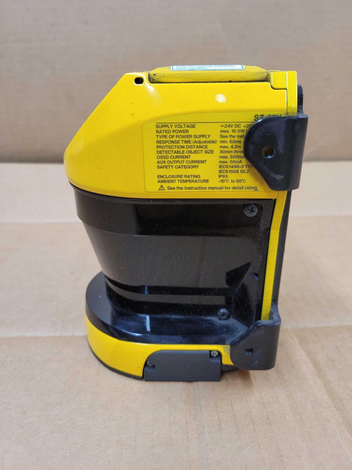 KEYENCE SZ-16V / Safety Laser Scanner  /  Lot Weight: 4.2 lbs - Image 4 of 8