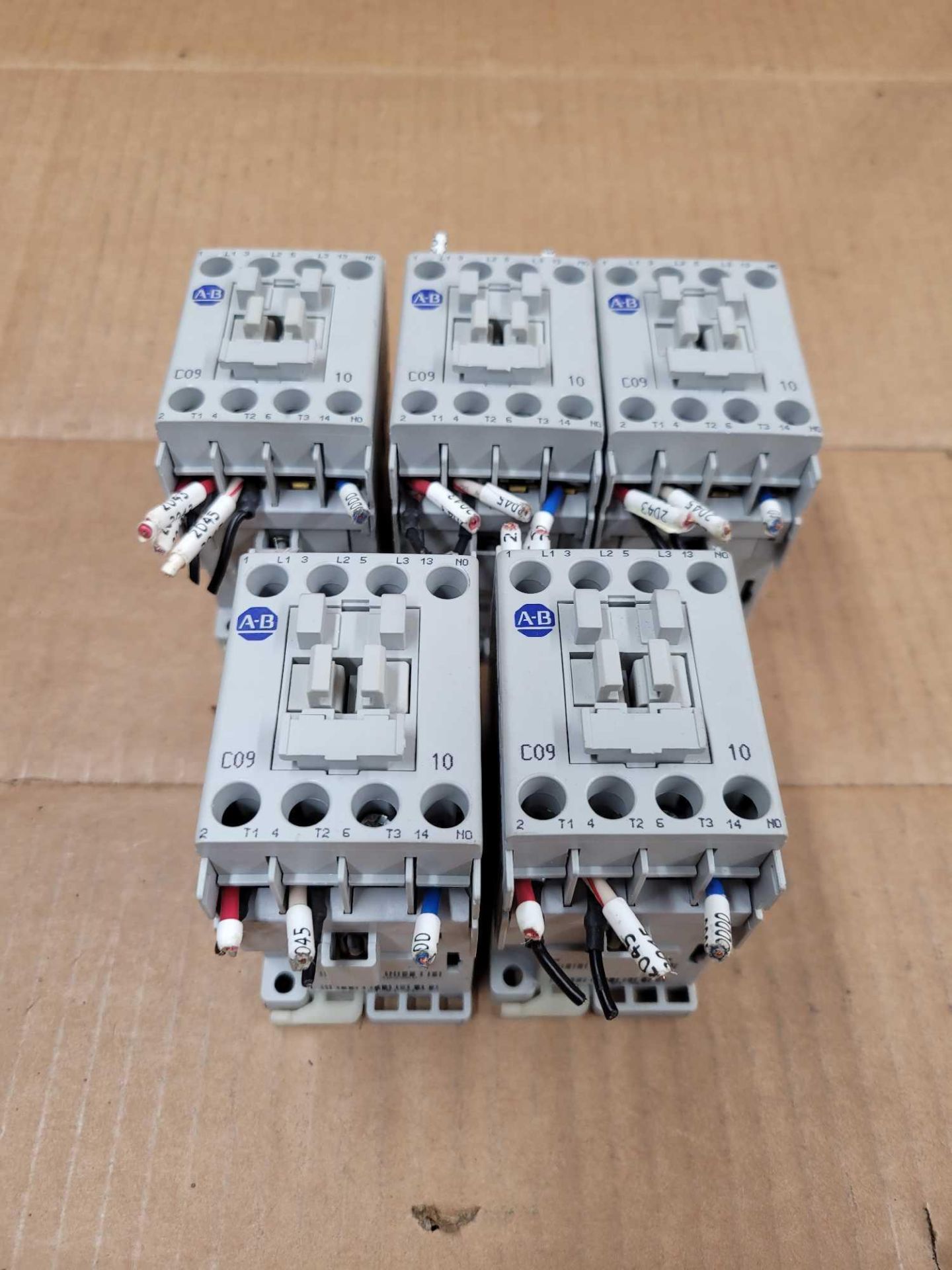 LOT OF 5 ALLEN BRADLEY 100-C09E*10 / Series A Contactor  /  Lot Weight: 4.4 lbs