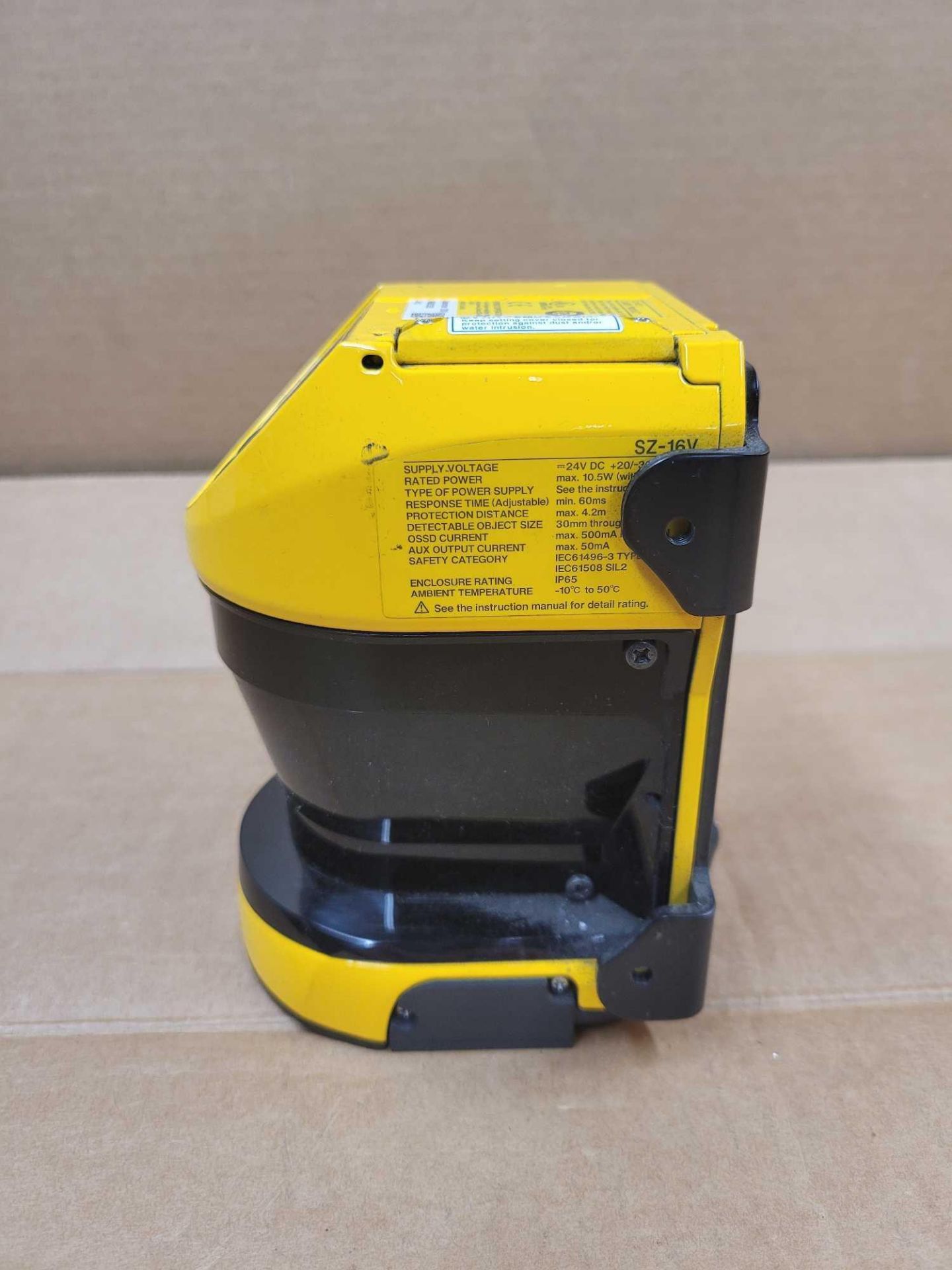KEYENCE SZ-16V / Safety Laser Scanner  /  Lot Weight: 4.0 lbs - Image 2 of 7