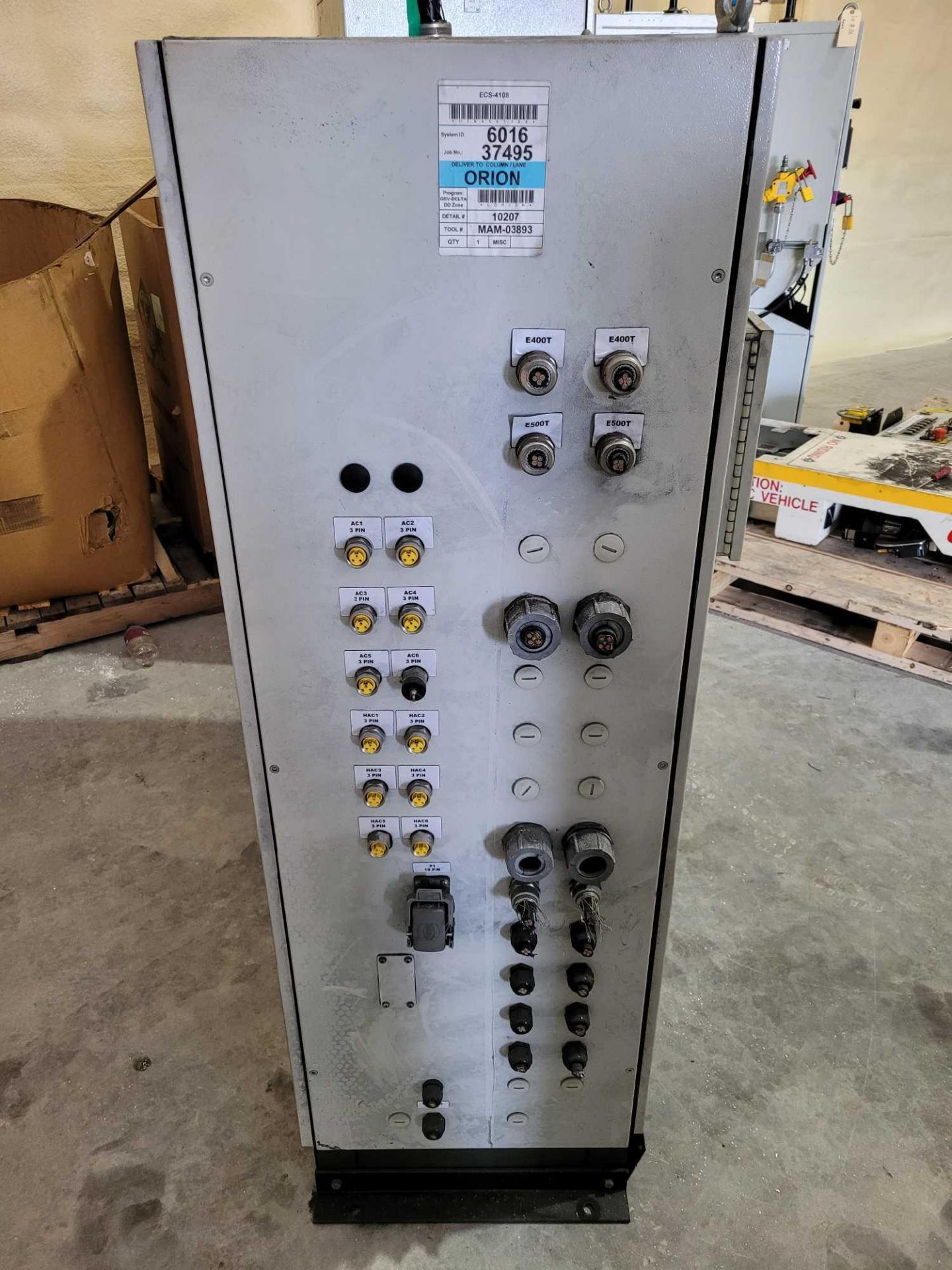 PDP ECS-4108 / 200 Amp Power Distribution Panel with (2) 60 Amp Siemens Breakers and (16) 30 Amp Sie - Image 11 of 14