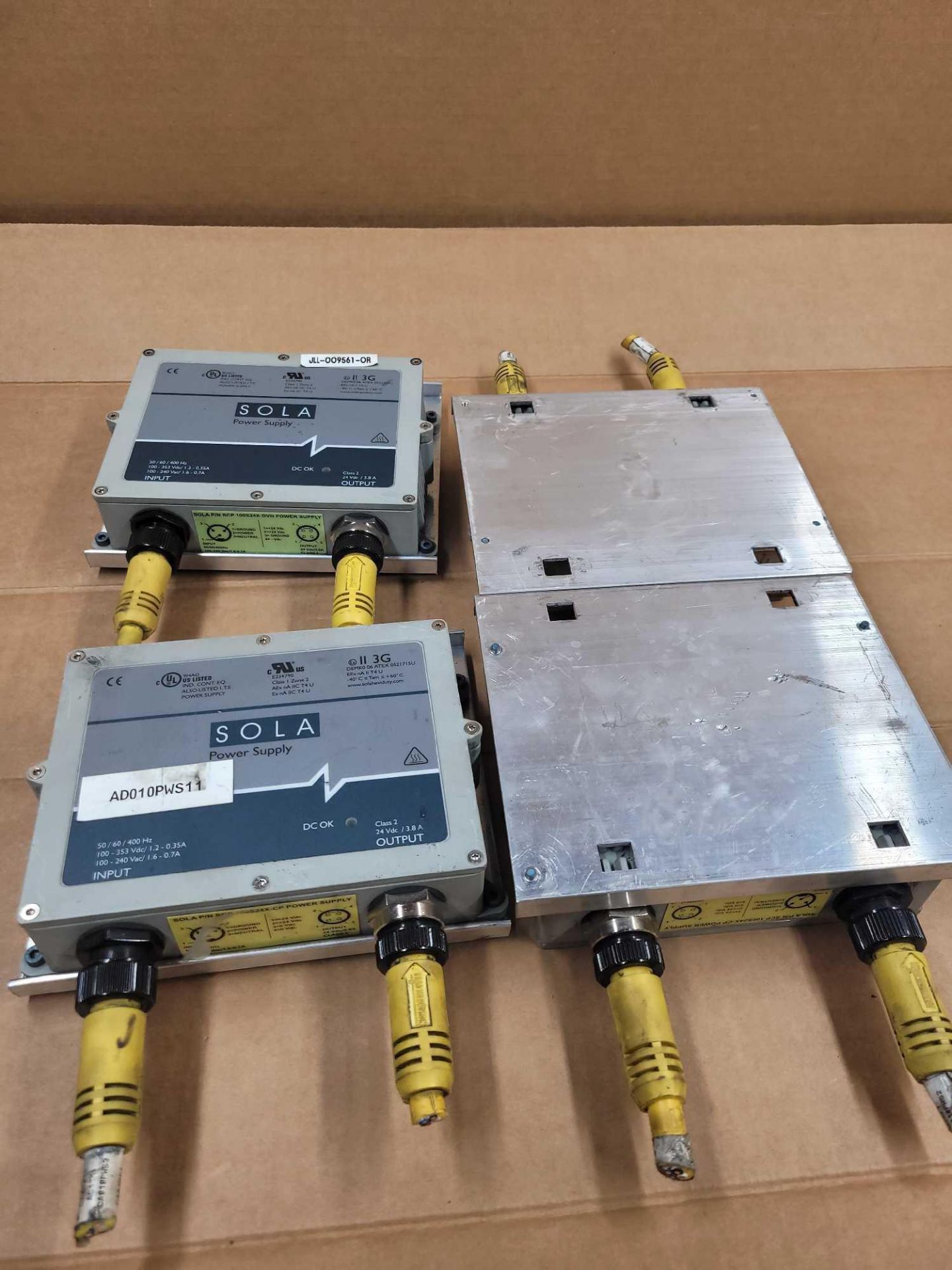 LOT OF 4 ASSORTED SOLA  /  (2) SCP 100S24X-DVN | Power Supply  /  (2) SCP 100S24X-CP | Power Supply - Image 5 of 6