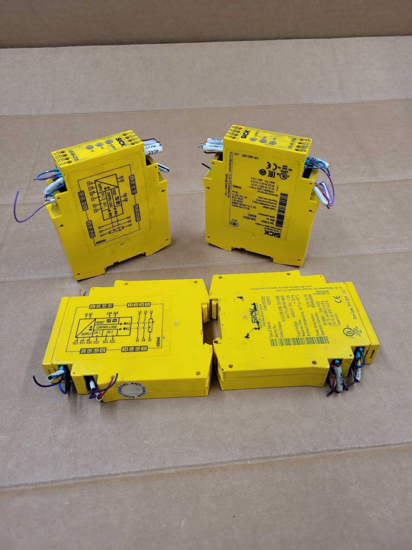 LOT OF 4 SICK UE48-20S2D2 / Safety Relay  /  Lot Weight: 1.8 lbs - Image 7 of 8