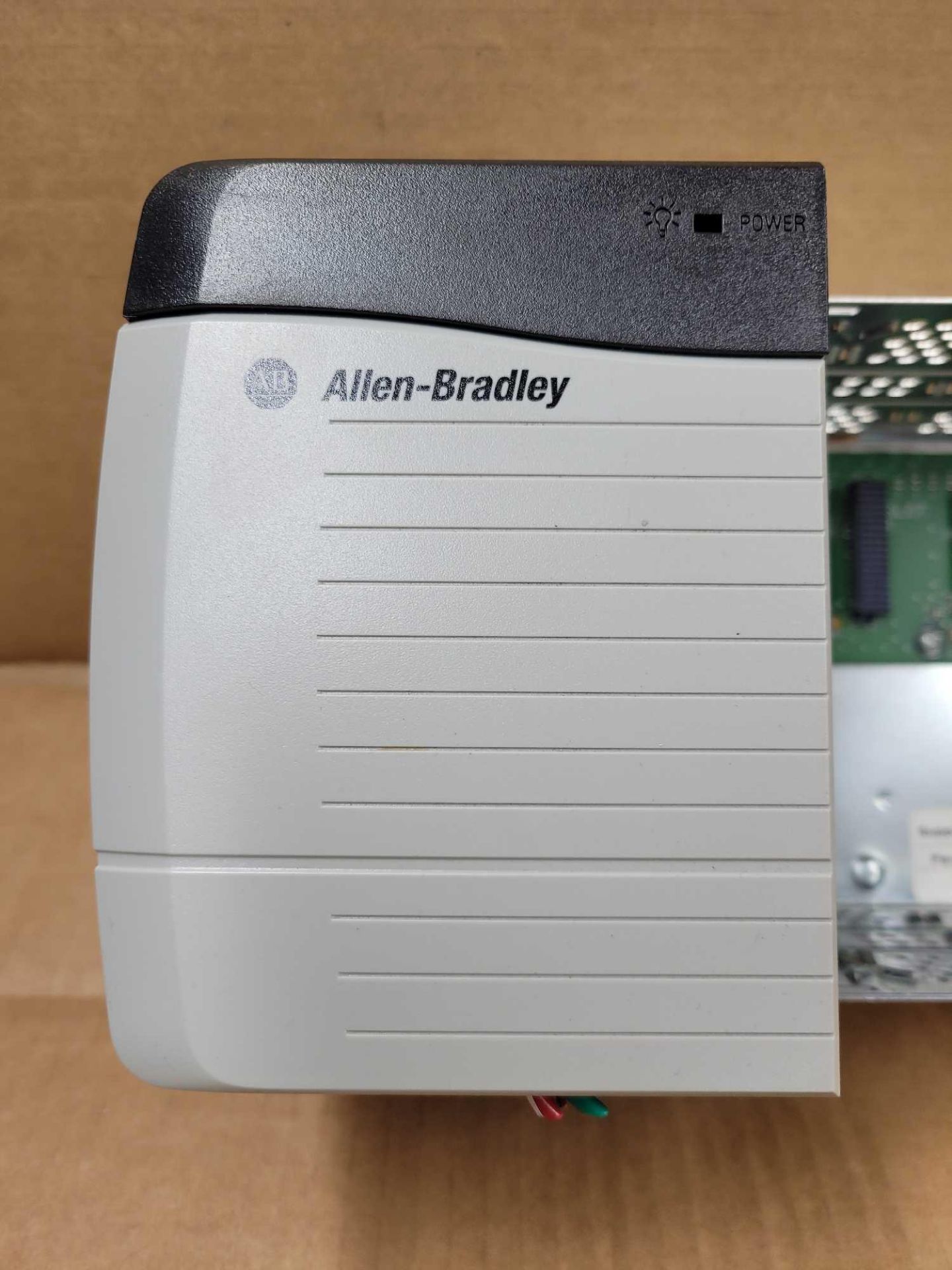 ALLEN BRADLEY 1756-PA75/B with 1756-A10 / Series B Power Supply with Series B 10 Slot Chassis  /  Lo - Image 2 of 8