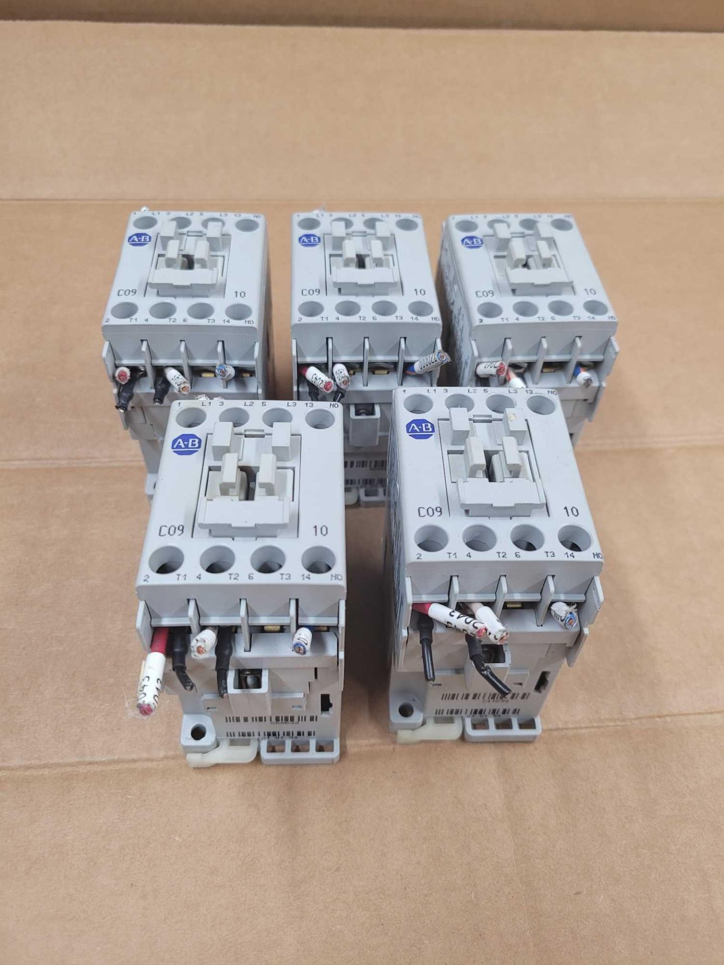 LOT OF 5 ALLEN BRADLEY 100-C09E*10 / Series A Contactor  /  Lot Weight: 4.4 lbs