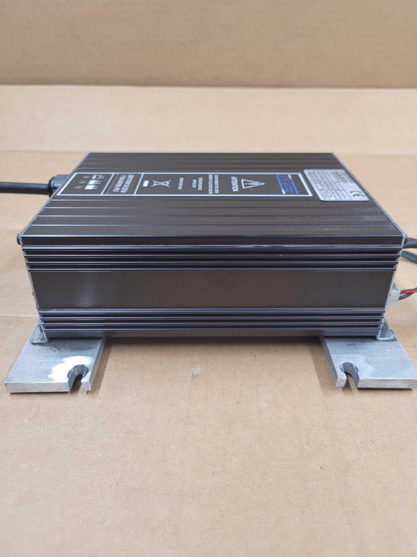 SPE ELETTRONICA CBHD1XR / 24V 13 Amp Battery Charger  /  Lot Weight: 3.6 lbs - Image 4 of 7