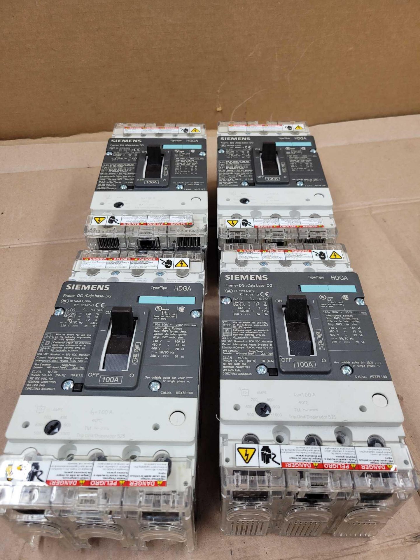 LOT OF 4 SIEMENS HDX3B100 / 100 Amp Circuit Breaker  /  Lot Weight: 18.6 lbs