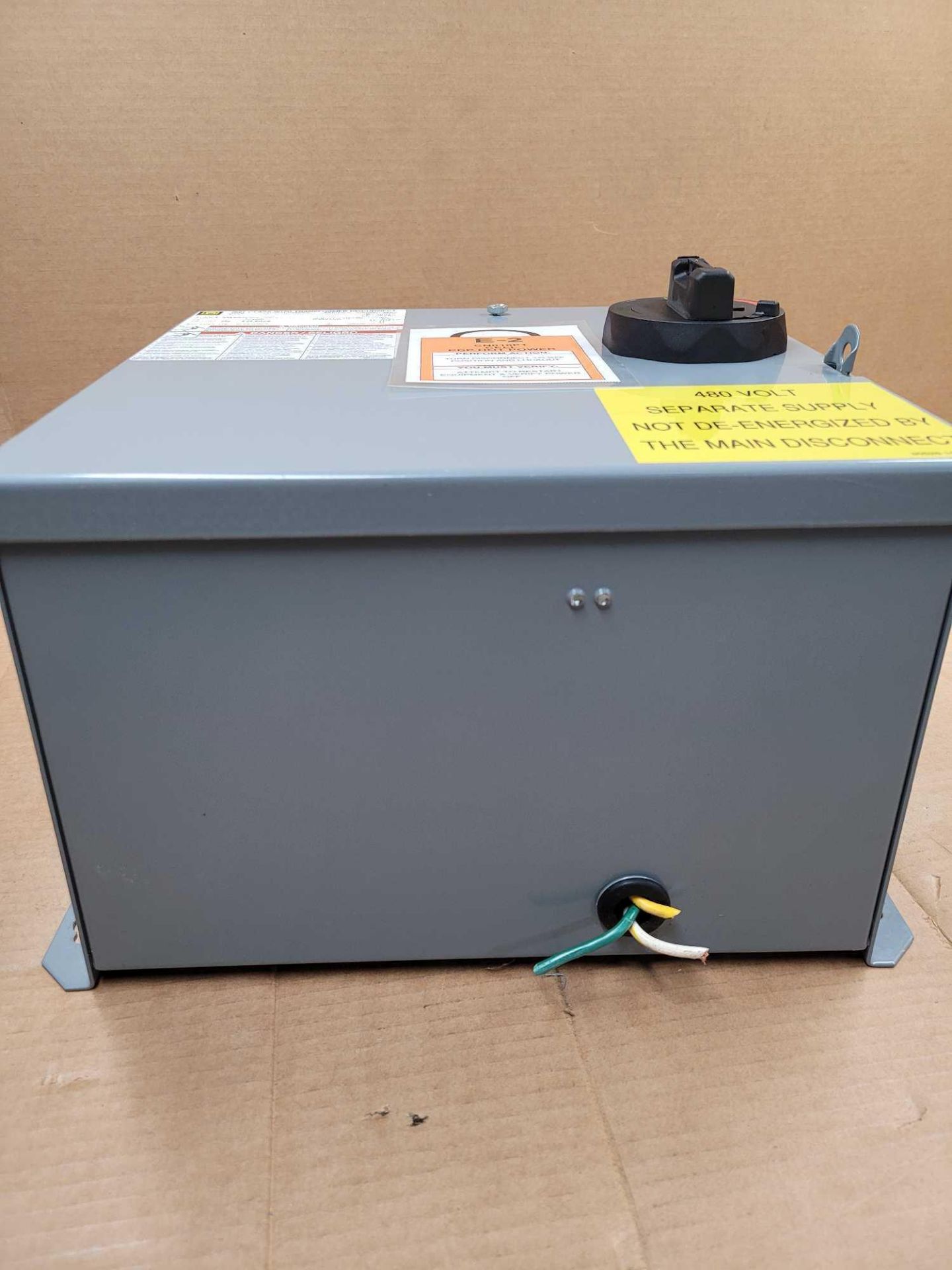 SQUARE D SK3000G3 / Series A Class 9070 Transformer Disconnect  /  Lot Weight: 65.6 lbs - Image 8 of 9