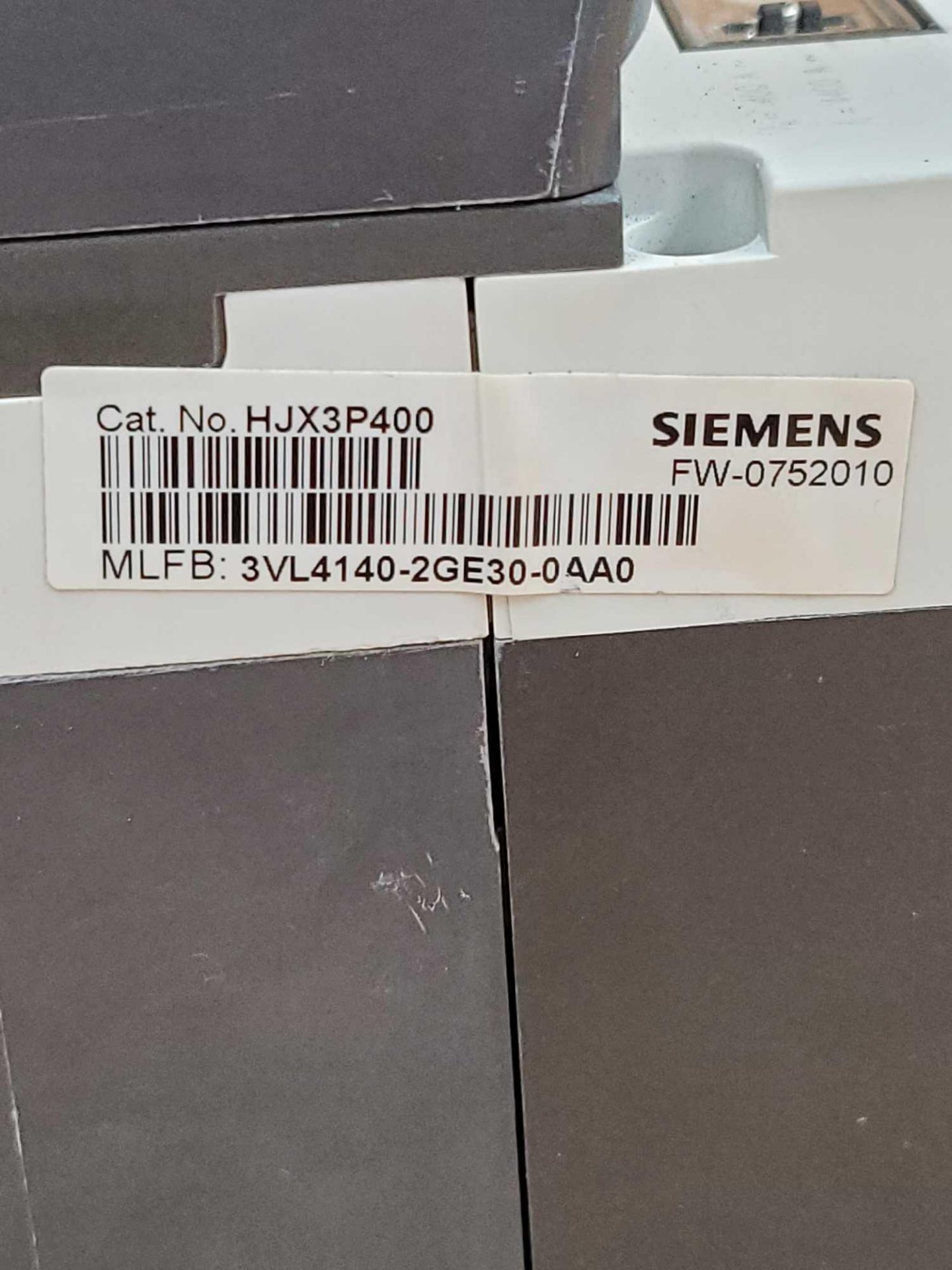 SIEMENS HJX3P400 with 3VL9400-3HE01 / 400 Amp Circuit Breaker with Rotary Operating Mechanism  /  Lo - Image 5 of 9