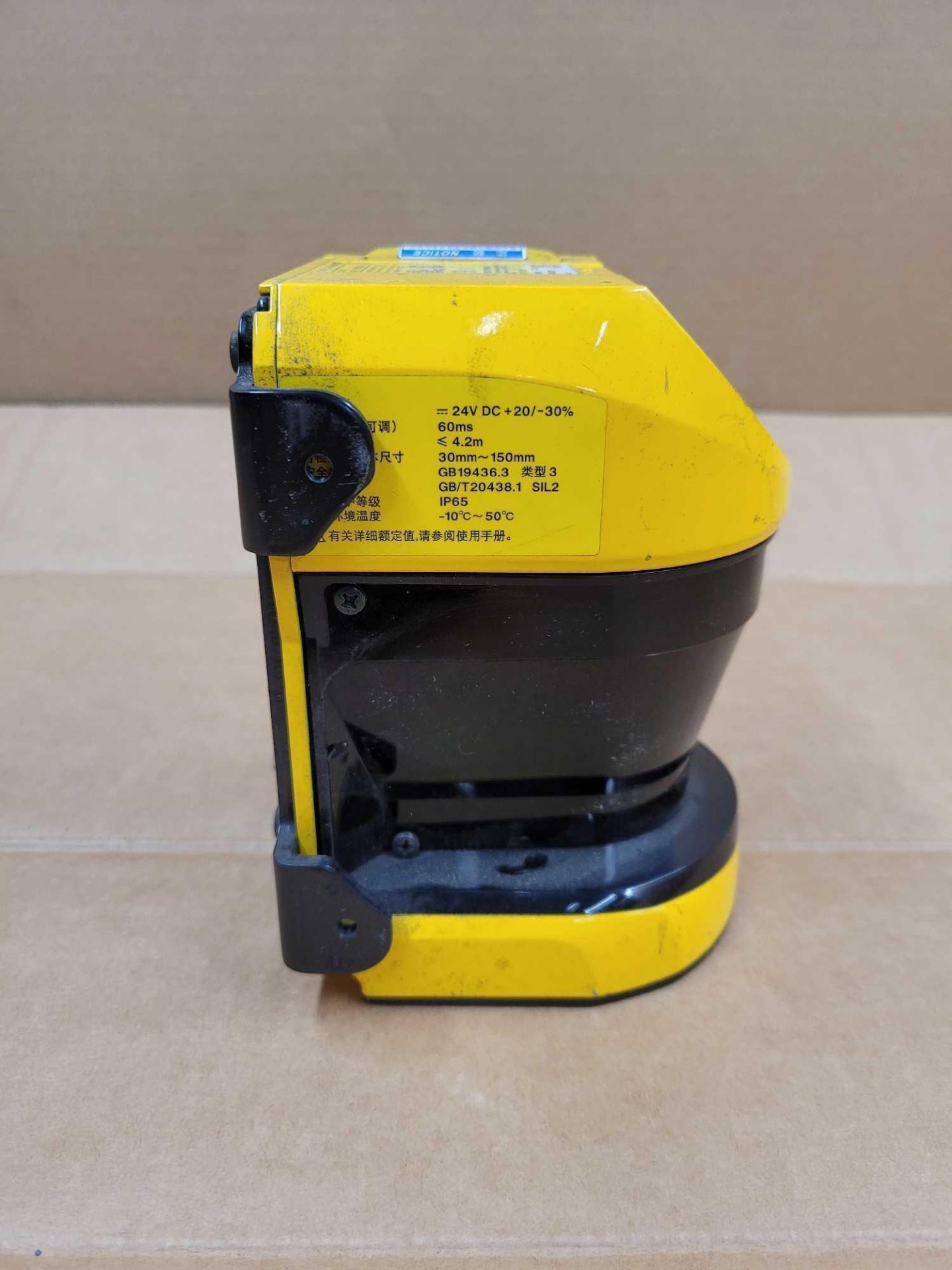 KEYENCE SZ-16V / Safety Laser Scanner  /  Lot Weight: 4.0 lbs - Image 3 of 7