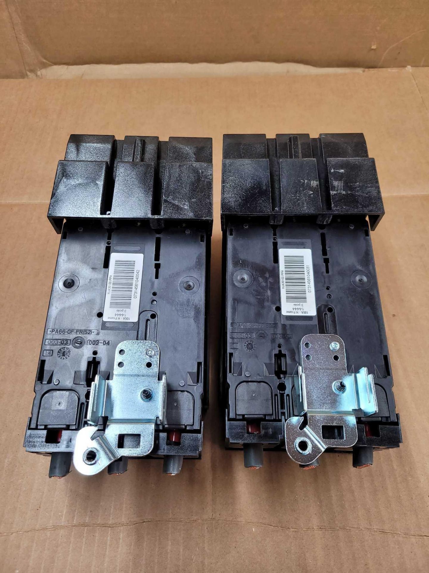 LOT OF 2 SQUARE D HJA36100 / 100 Amp Molded Case Circuit Breaker  /  Lot Weight: 9.4 lbs - Image 3 of 5