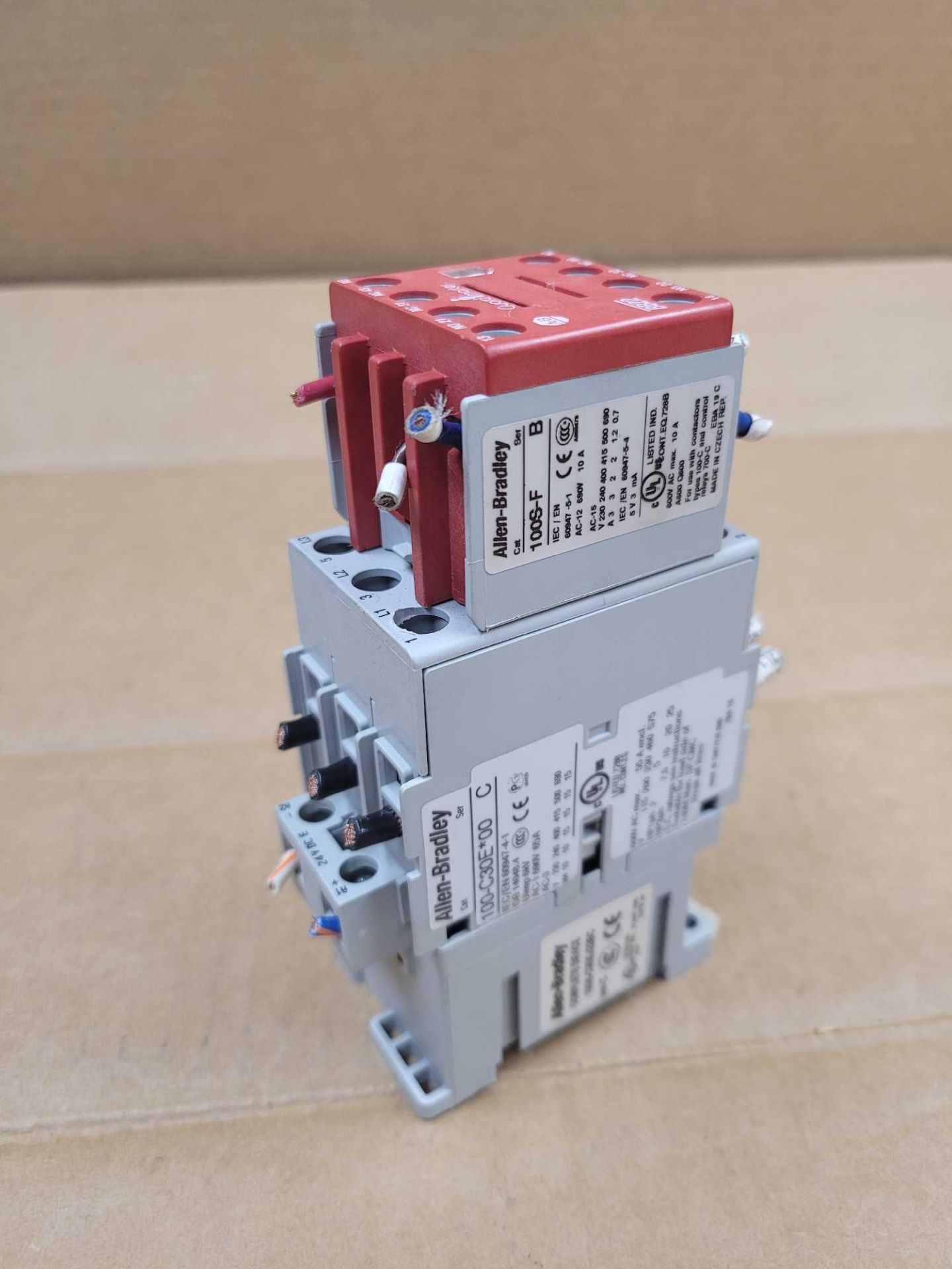 LOT OF 5 ALLEN BRADLEY 100S-C30EJ22BC / Series C Guardmaster Safety Contactor  /  Lot Weight: 6.0 lb - Image 3 of 8