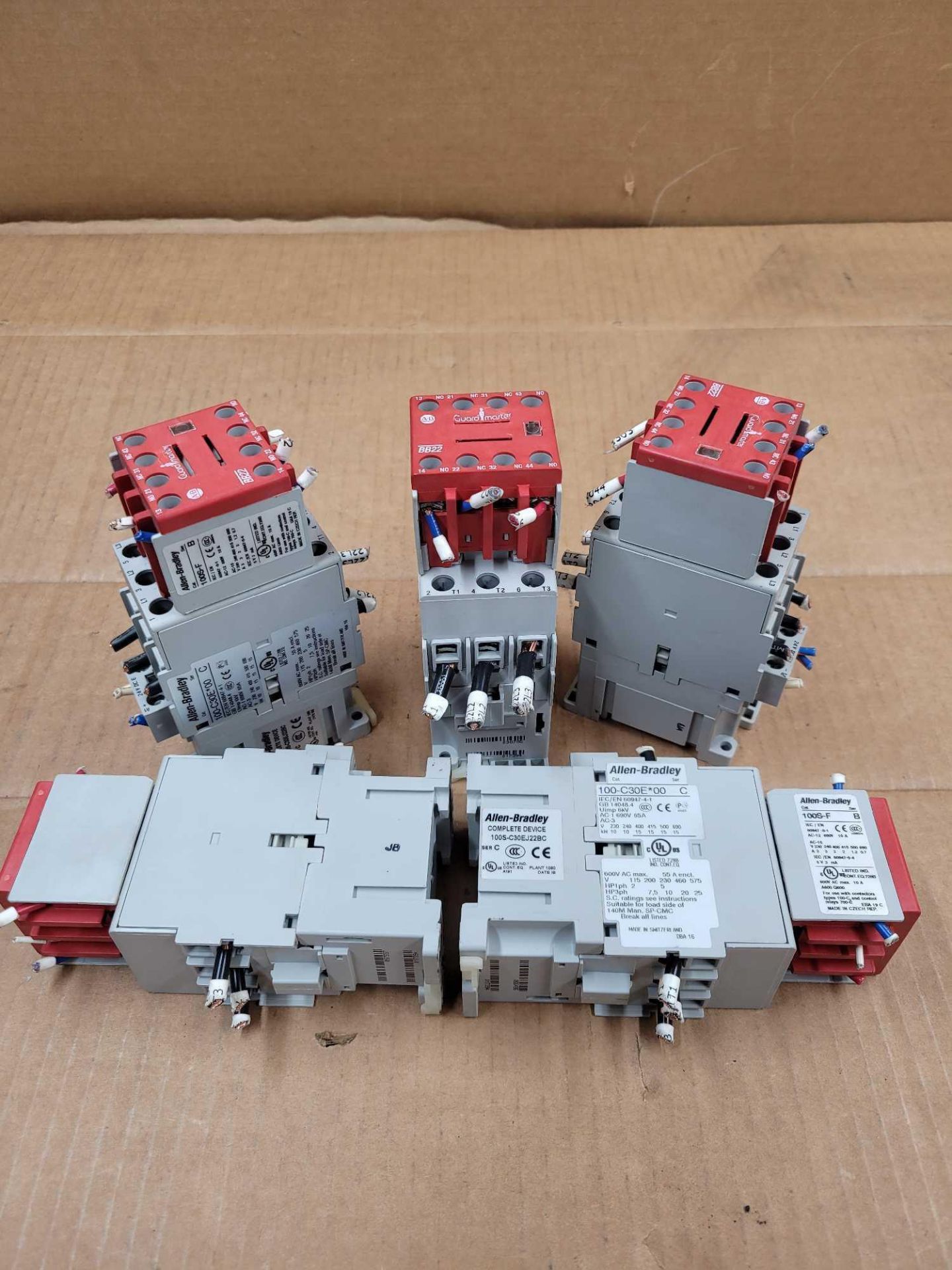 LOT OF 5 ALLEN BRADLEY 100S-C30EJ22BC / Series C Guardmaster Safety Contactor  /  Lot Weight: 6.2 lb - Image 10 of 10