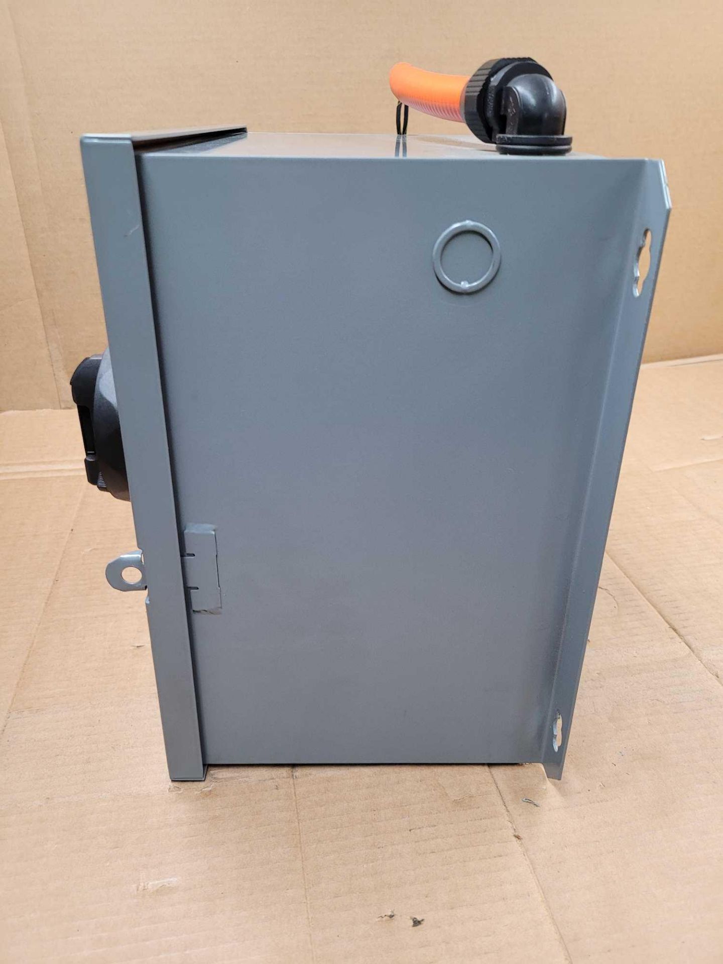 SQUARE D SK3000G3 / Series A Class 9070 Transformer Disconnect  /  Lot Weight: 65.6 lbs - Image 4 of 9