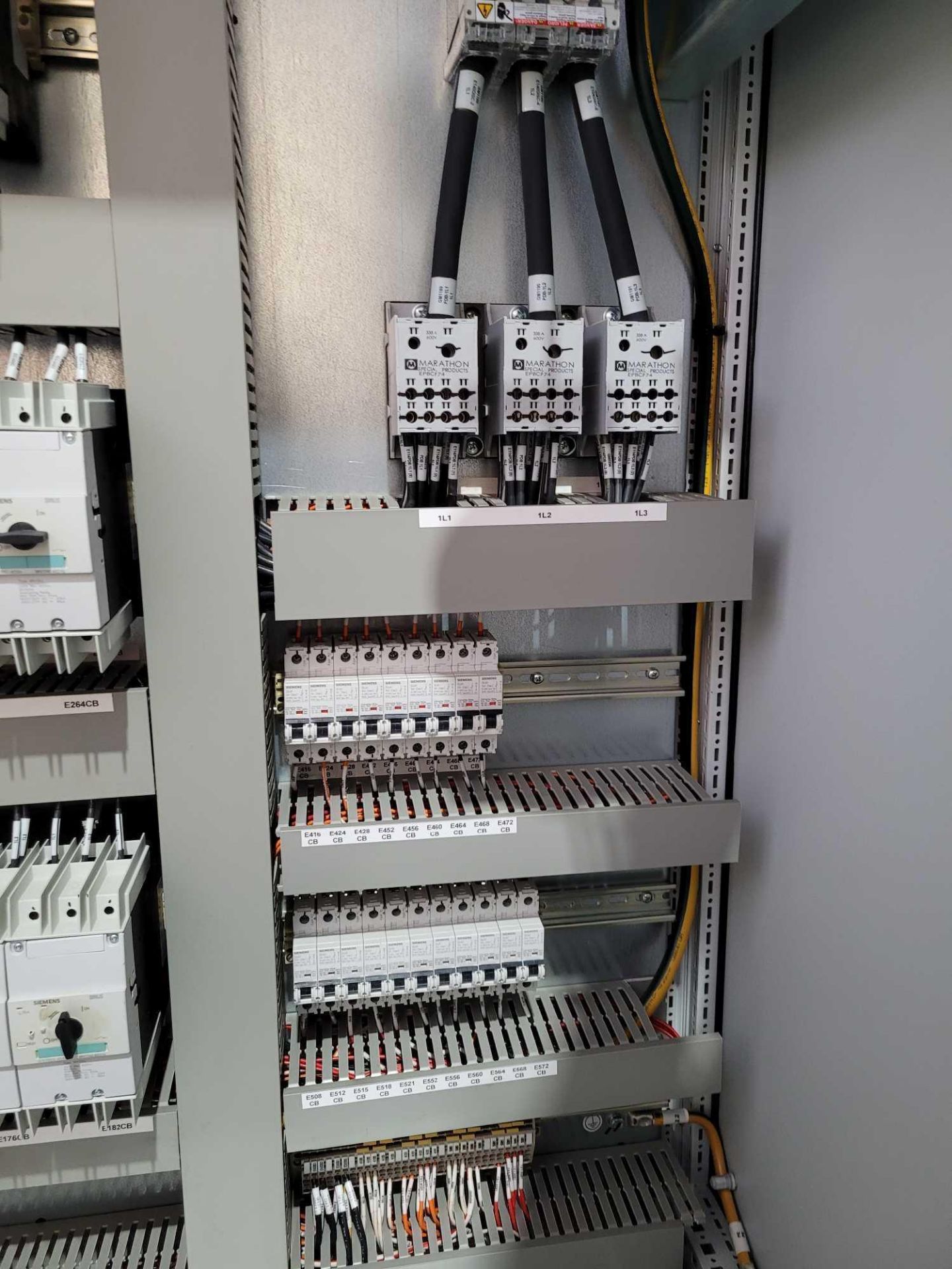 PDP ECS-4108 / 200 Amp Power Distribution Panel with (2) 60 Amp Siemens Breakers and (16) 30 Amp Sie - Image 10 of 14