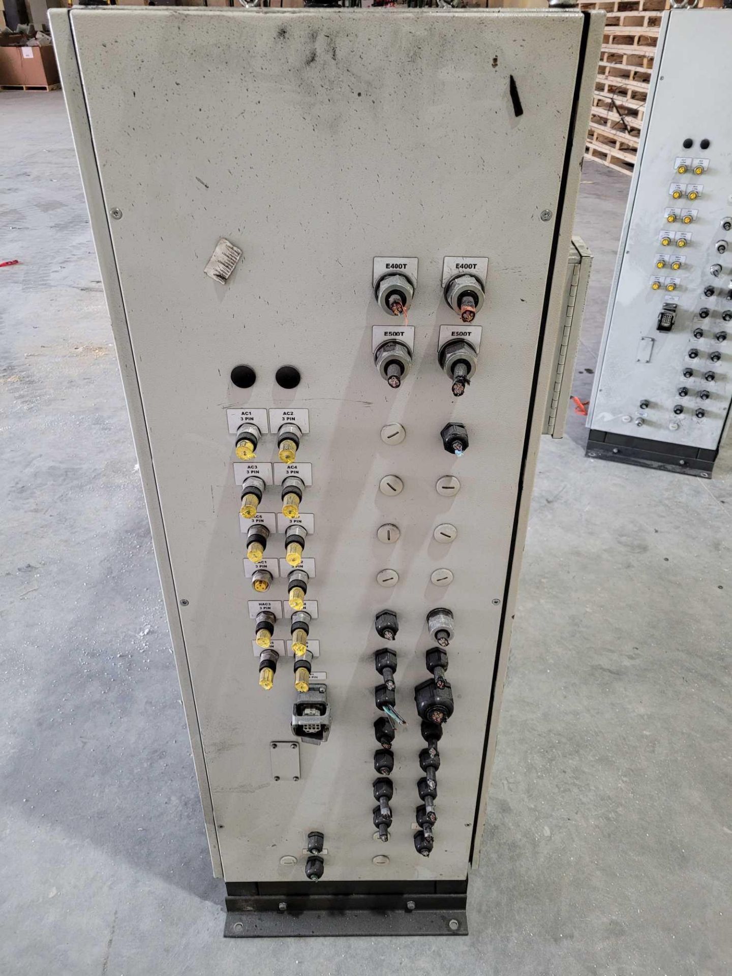PDP ECS-4108 / 200 Amp Power Distribution Panel with (2) 60 Amp Siemens Ciruit Breakers and (16) 30 - Image 15 of 15