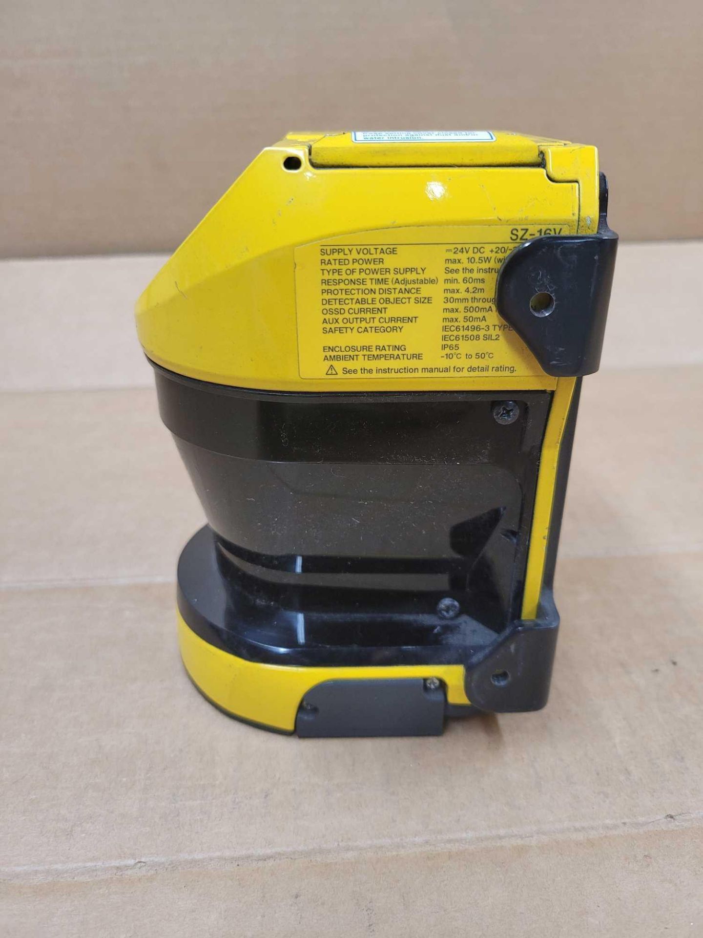 KEYENCE SZ-16V / Safety Laser Scanner  /  Lot Weight: 4.2 lbs - Image 4 of 7