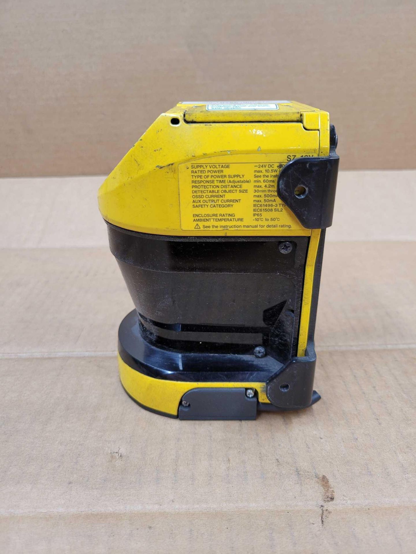 KEYENCE SZ-16V / Safety Laser Scanner  /  Lot Weight: 4.2 lbs - Image 5 of 9