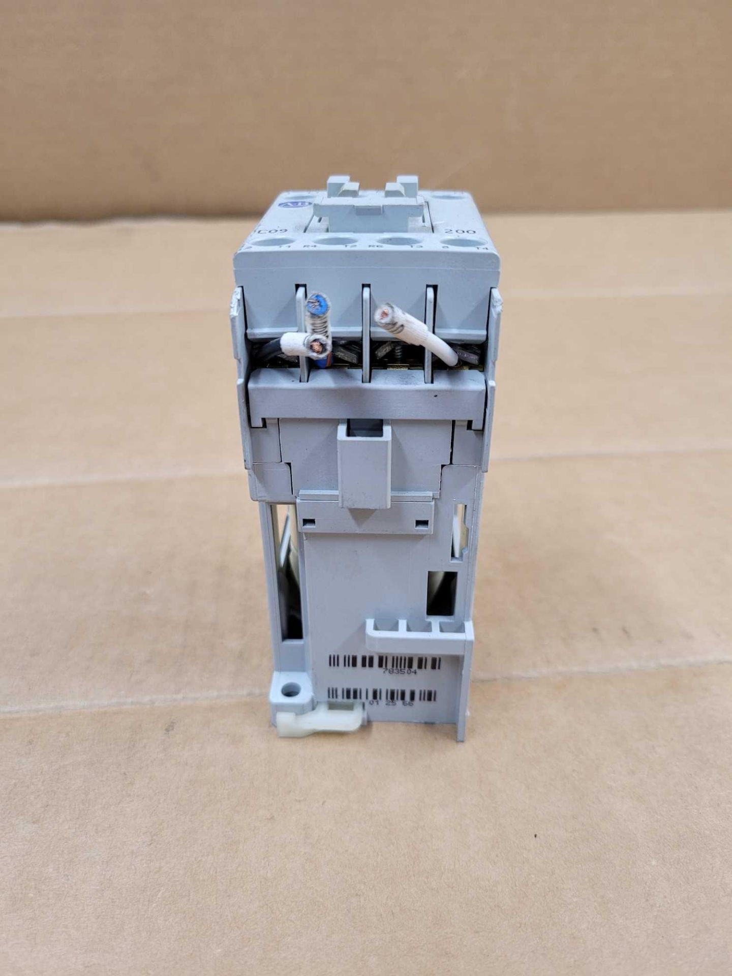 LOT OF 5 ASSORTED ALLEN BRADLEY / (3) 100-C09DJ200 | Series A Contactor  /  (2) 100-C09E*10 | Series - Image 3 of 22