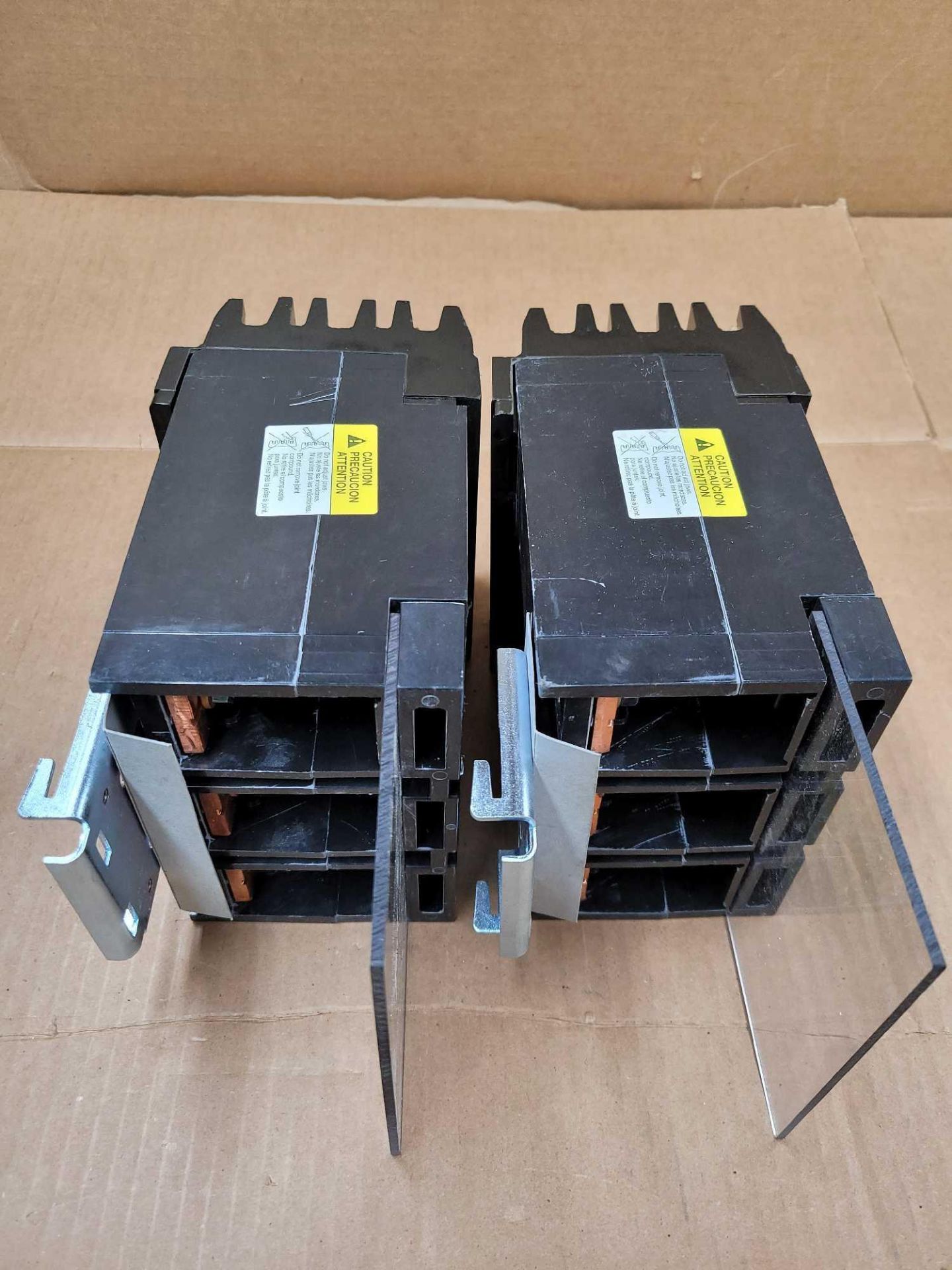 LOT OF 2 SQUARE D SL400A / 400 Amp 3 Pole Circuit Breaker  /  Lot Weight: 16.8 lbs - Image 3 of 5