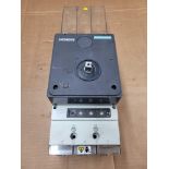 SIEMENS HJX3P400 with 3VL9400-3HE01 / 400 Amp Circuit Breaker with Rotary Operating Mechanism  /  Lo