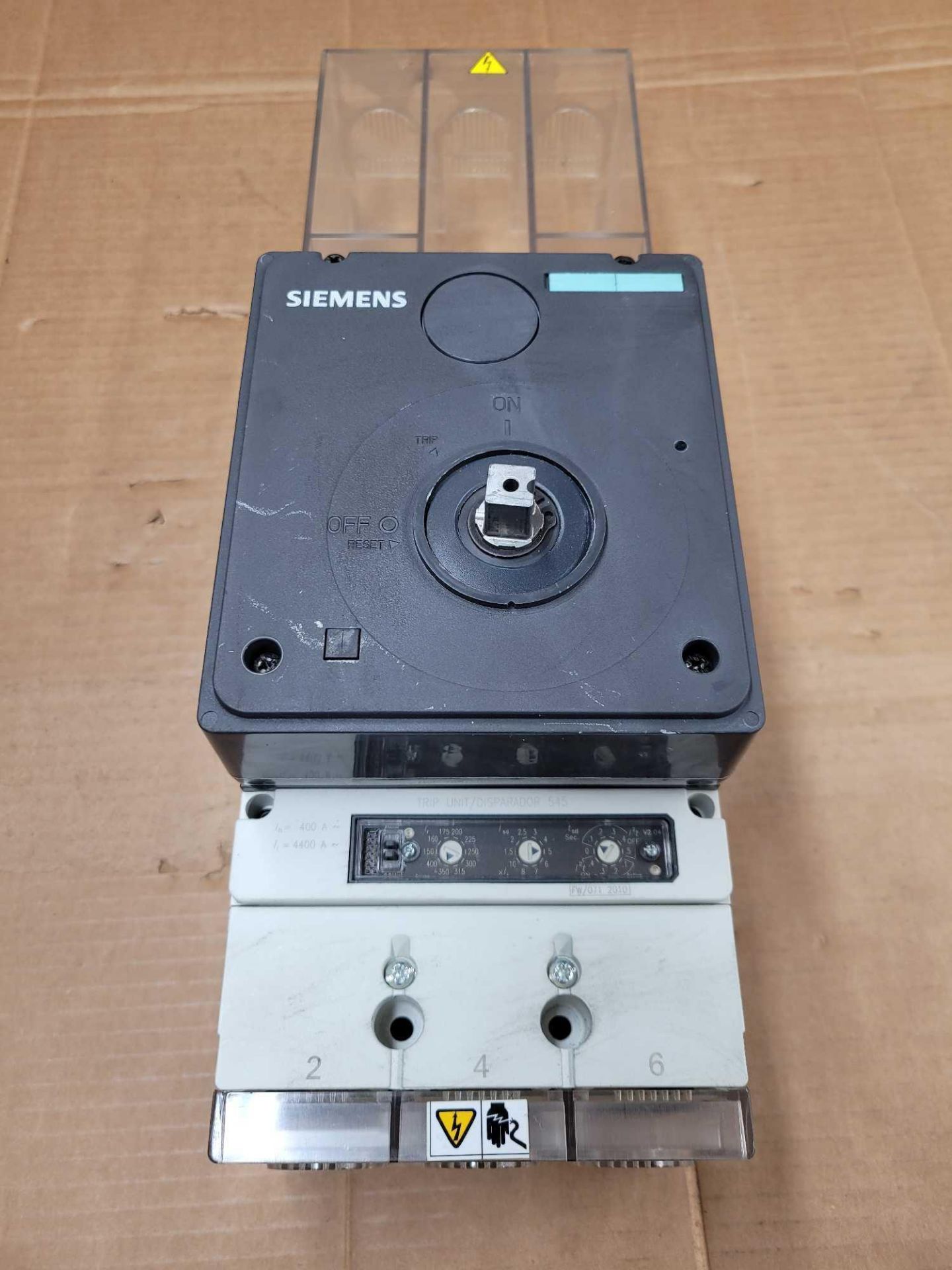 SIEMENS HJX3P400 with 3VL9400-3HE01 / 400 Amp Circuit Breaker with Rotary Operating Mechanism  /  Lo