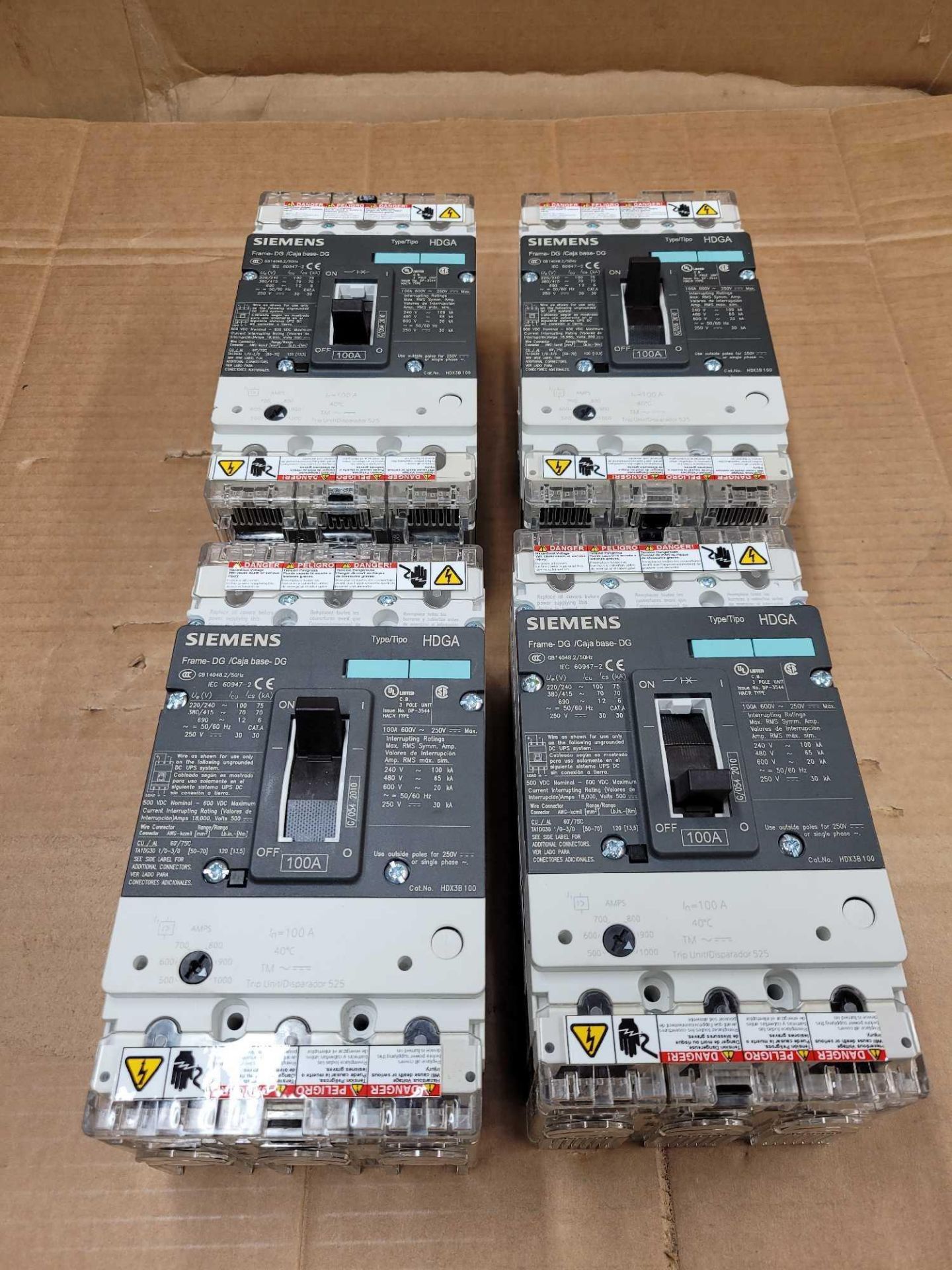 LOT OF 4 SIEMENS HDX3B100 / 100 Amp Circuit Breaker  /  Lot Weight: 18.6 lbs