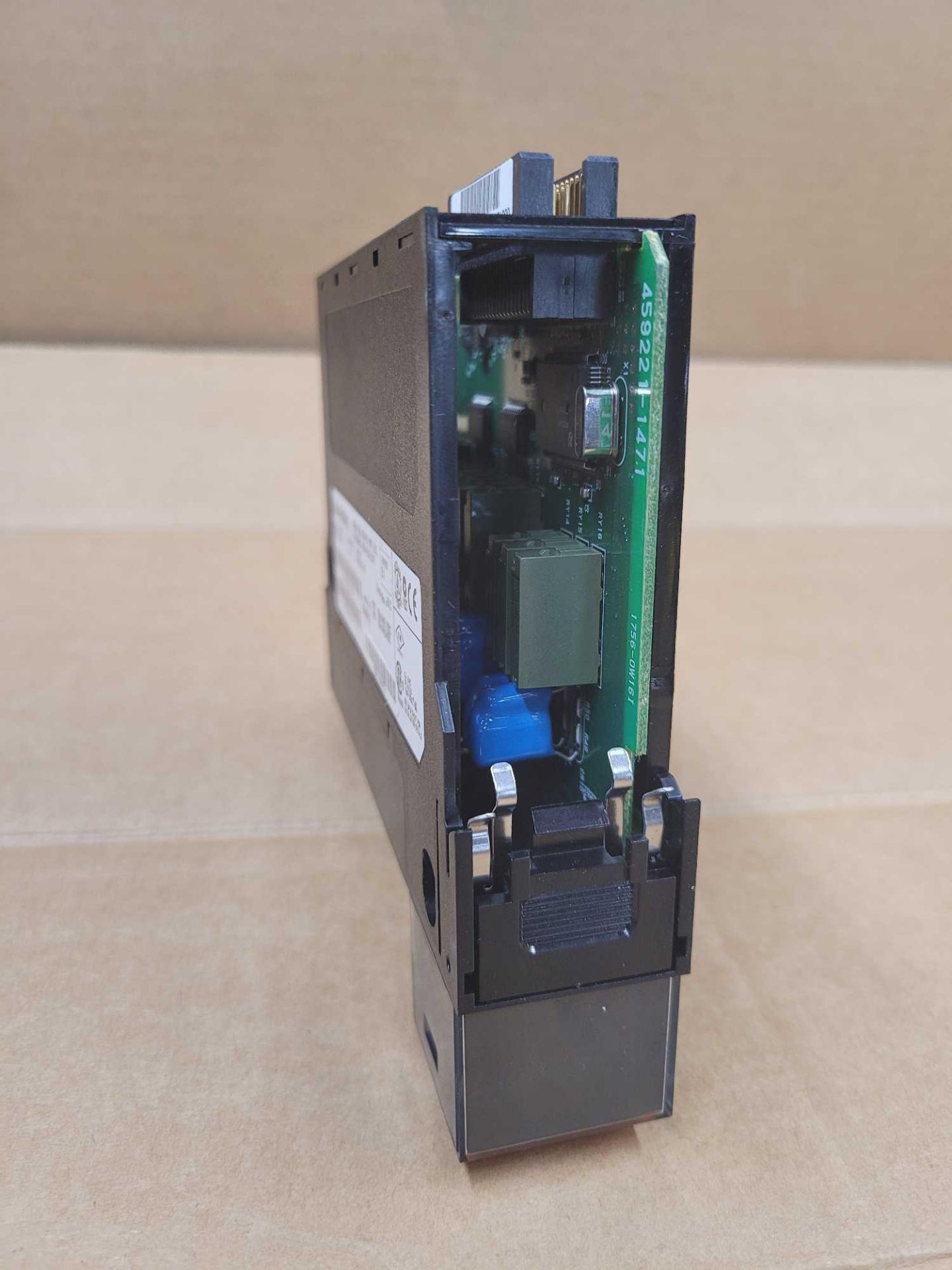 ALLEN BRADLEY 1756-OW16I / Series A Isolated Relay Output Module  /  Lot Weight: 0.6 lbs - Image 5 of 6