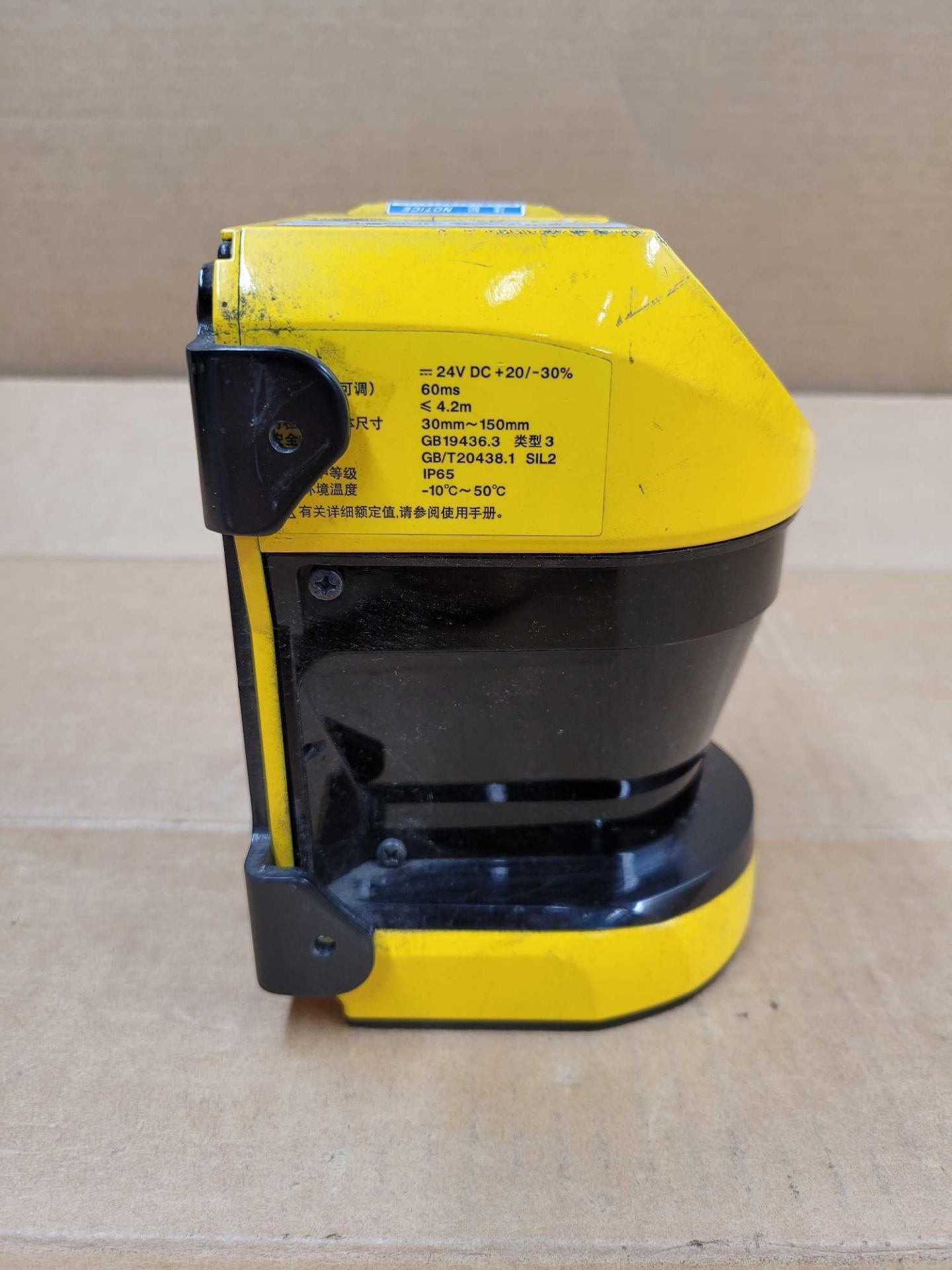 KEYENCE SZ-16V / Safety Laser Scanner  /  Lot Weight: 4.2 lbs - Image 3 of 7