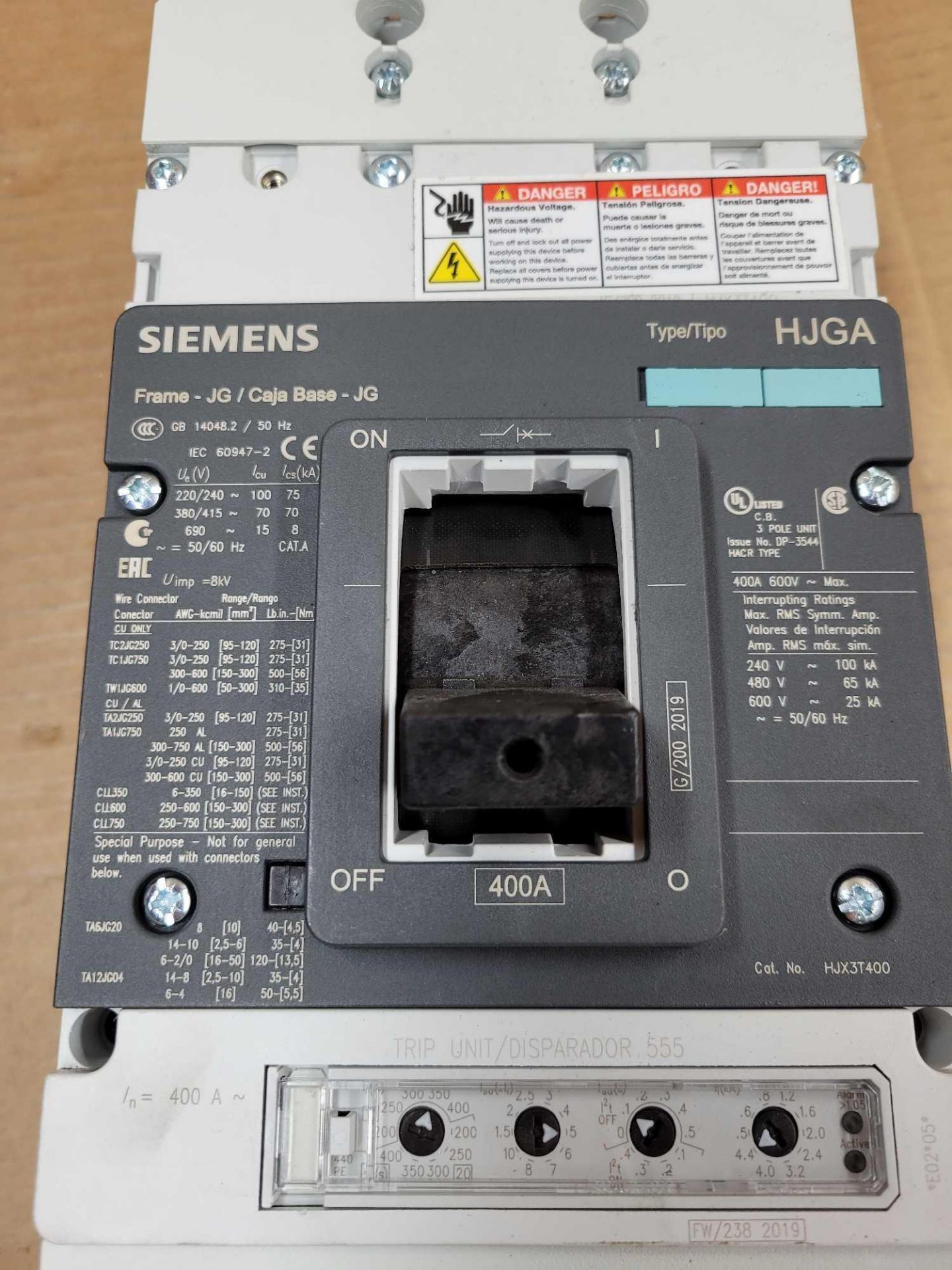 SIEMENS HJX3T400F / 400 Amp Circuit Breaker  /  Lot Weight: 15.2 lbs - Image 2 of 5