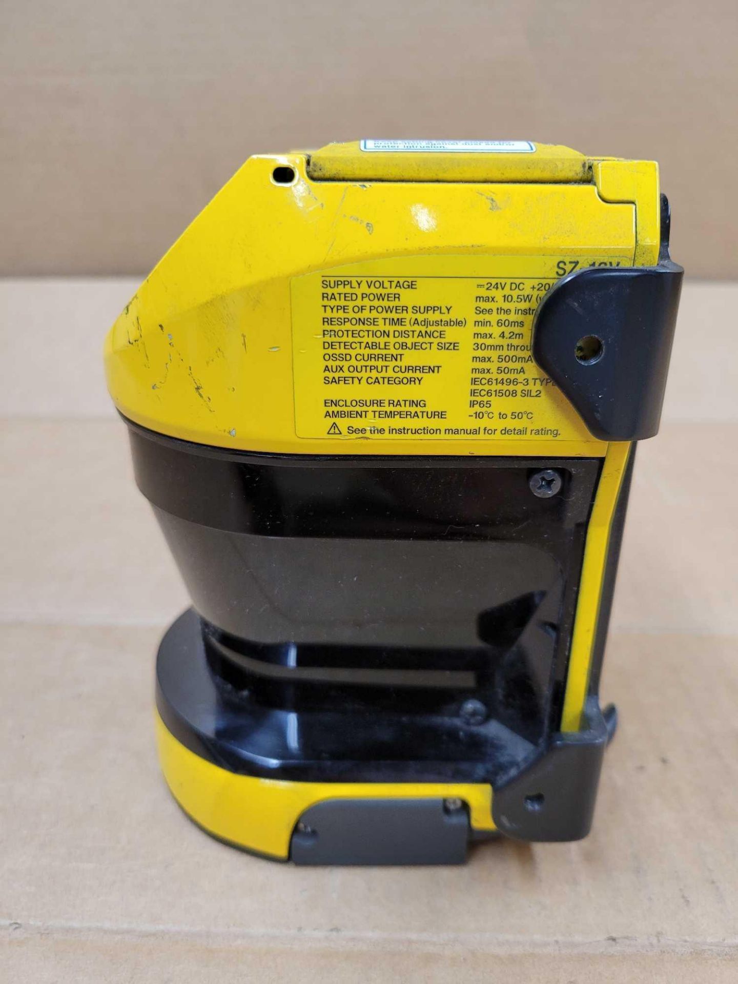KEYENCE SZ-16V / Safety Laser Scanner  /  Lot Weight: 4.2 lbs - Image 5 of 7