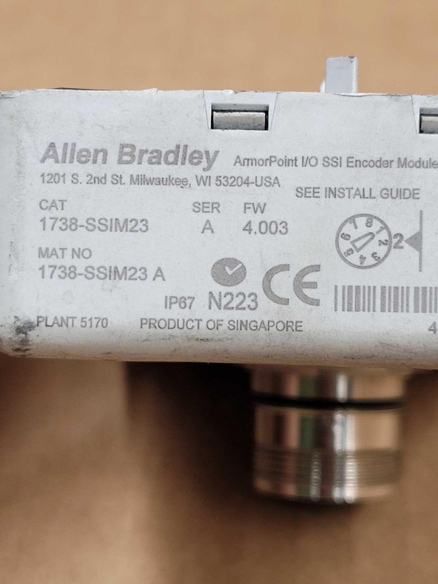 LOT OF 2 ASSORTED ALLEN BRADLEY / (1) 1756-ENBT | Series A ControlLogix Enet/IP Comms Module  /  (1) - Image 4 of 9