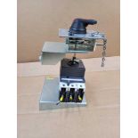 SIEMENS HDR3S150L with 3VL9300-3HE01 and SCA 90002.919005 / 150 Amp Circuit Breaker with Rotary Oper