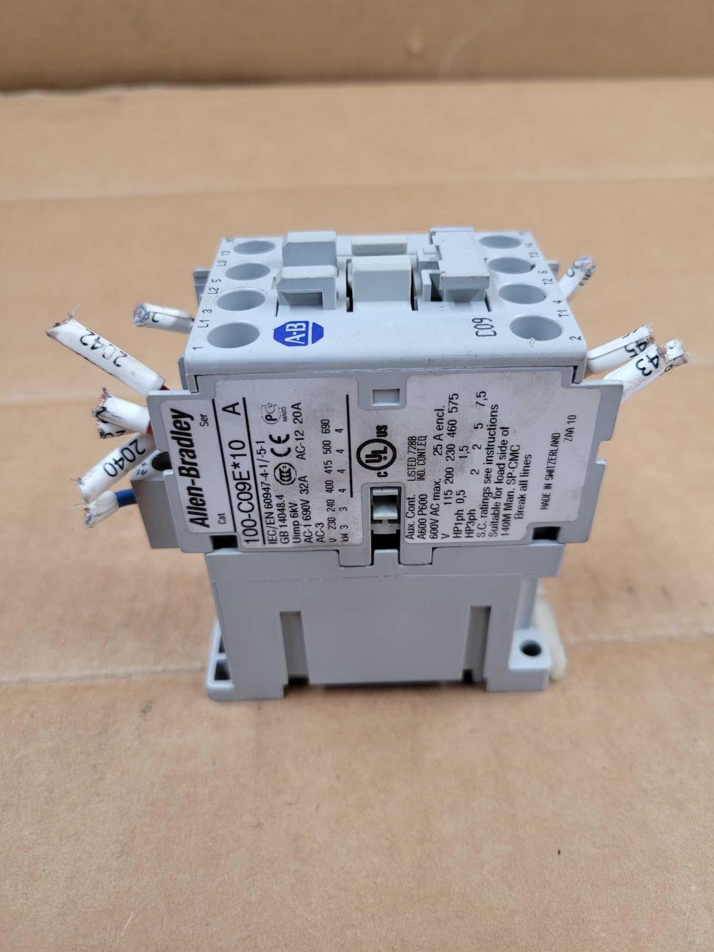 LOT OF 5 ASSORTED ALLEN BRADLEY / (3) 100-C09DJ200 | Series A Contactor  /  (2) 100-C09E*10 | Series - Image 18 of 22