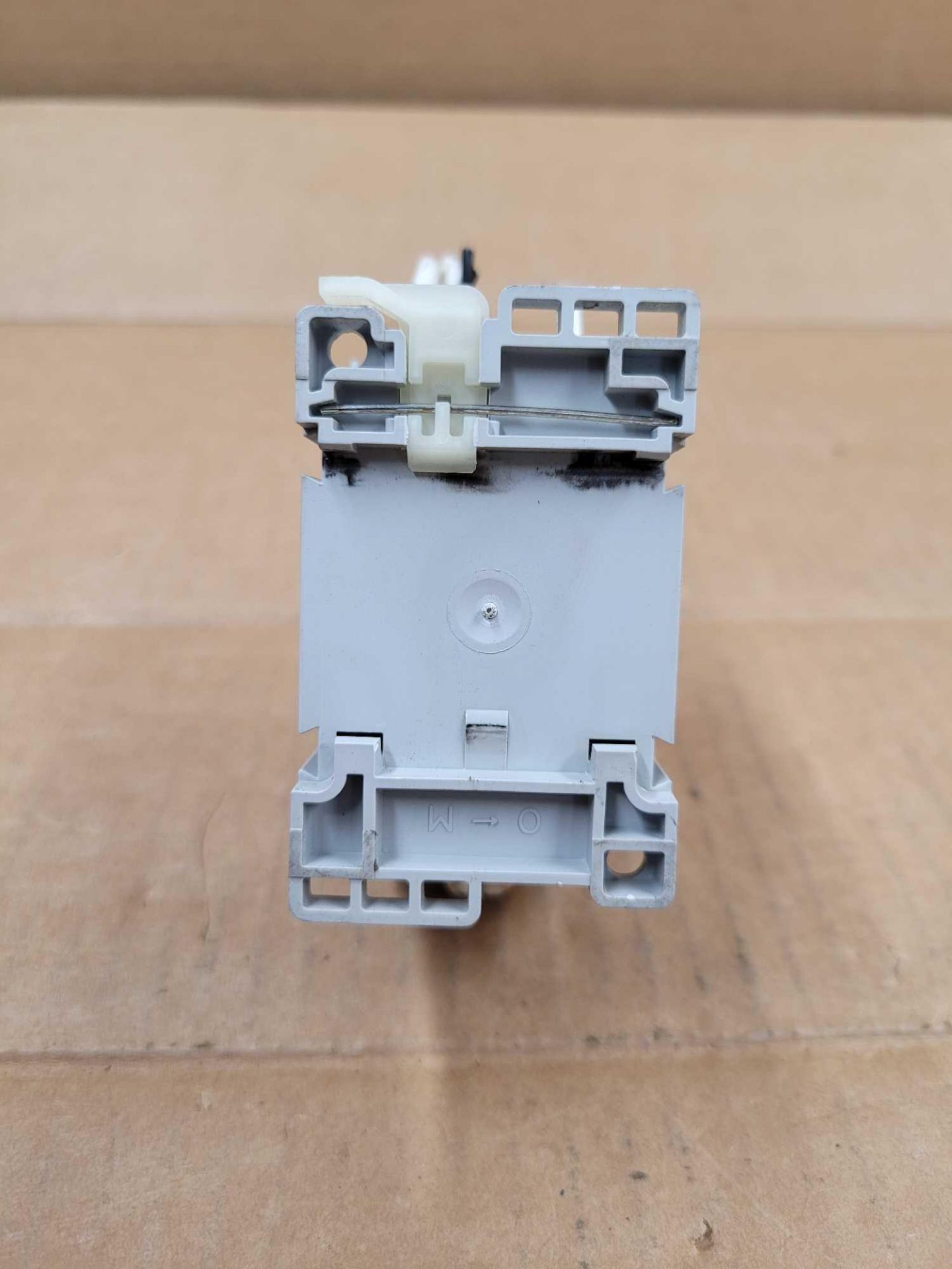 ALLEN BRADLEY 100-C09E*10 / Series A Contactor  /  Lot Weight: 4.2 lbs - Image 7 of 9