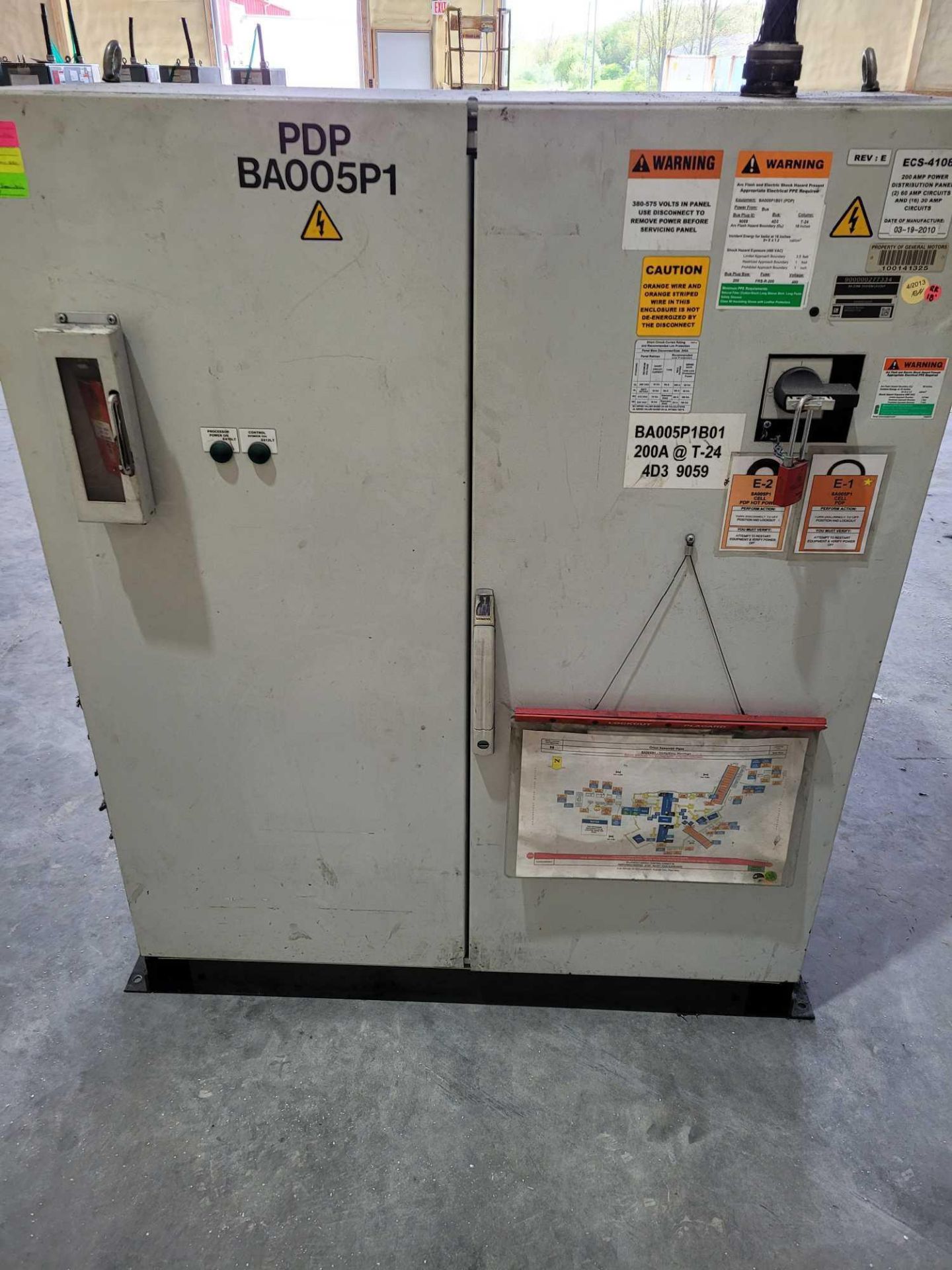 PDP ECS-4108 / 200 Amp Power Distribution Panel with (2) 60 Amp Siemens Ciruit Breakers and (16) 30